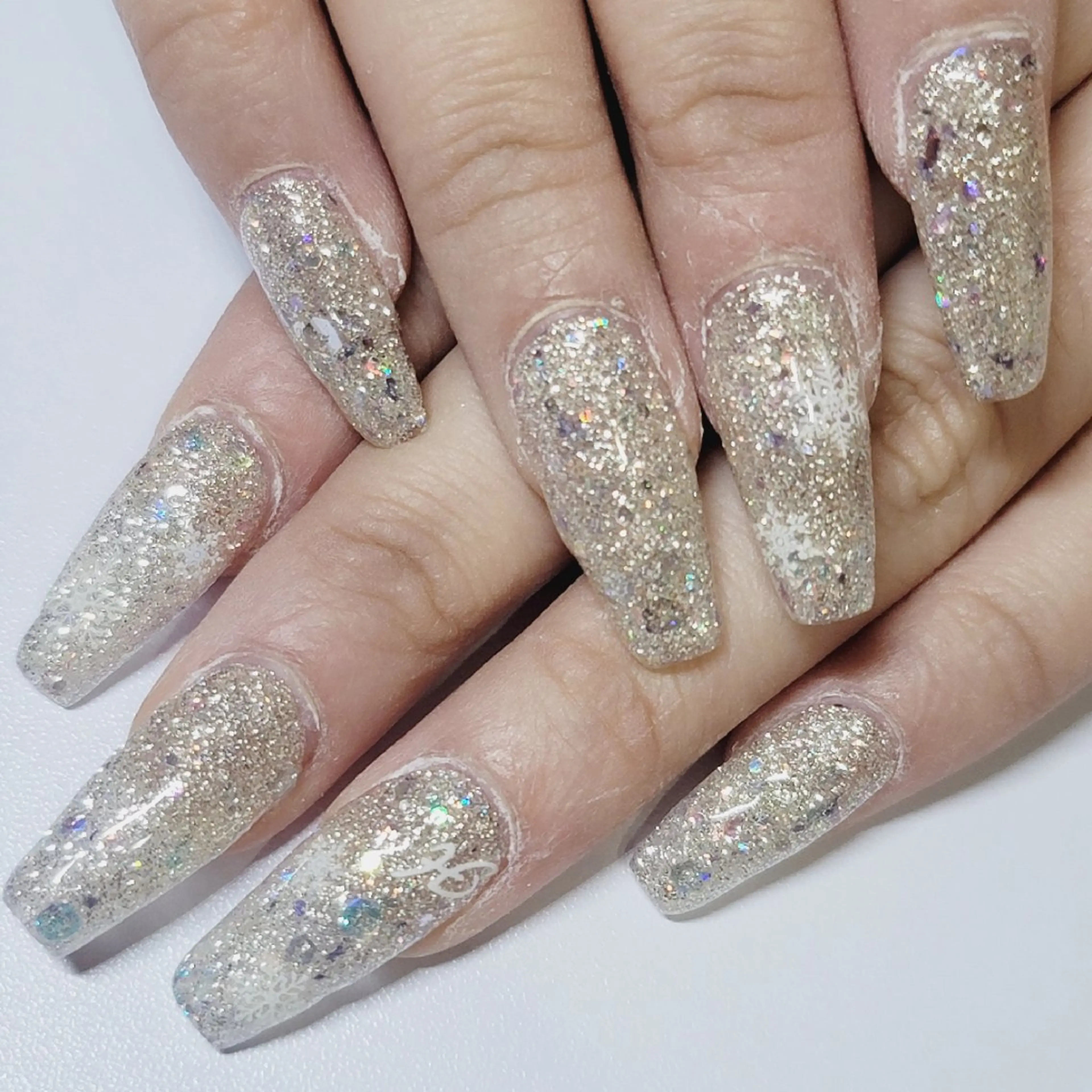ネイル ホログラムネイル ラメ(グリッター) ワンカラーネイル シルバー 冬ネイル ハンドネイル よしだ ひろきのネイルデザイン