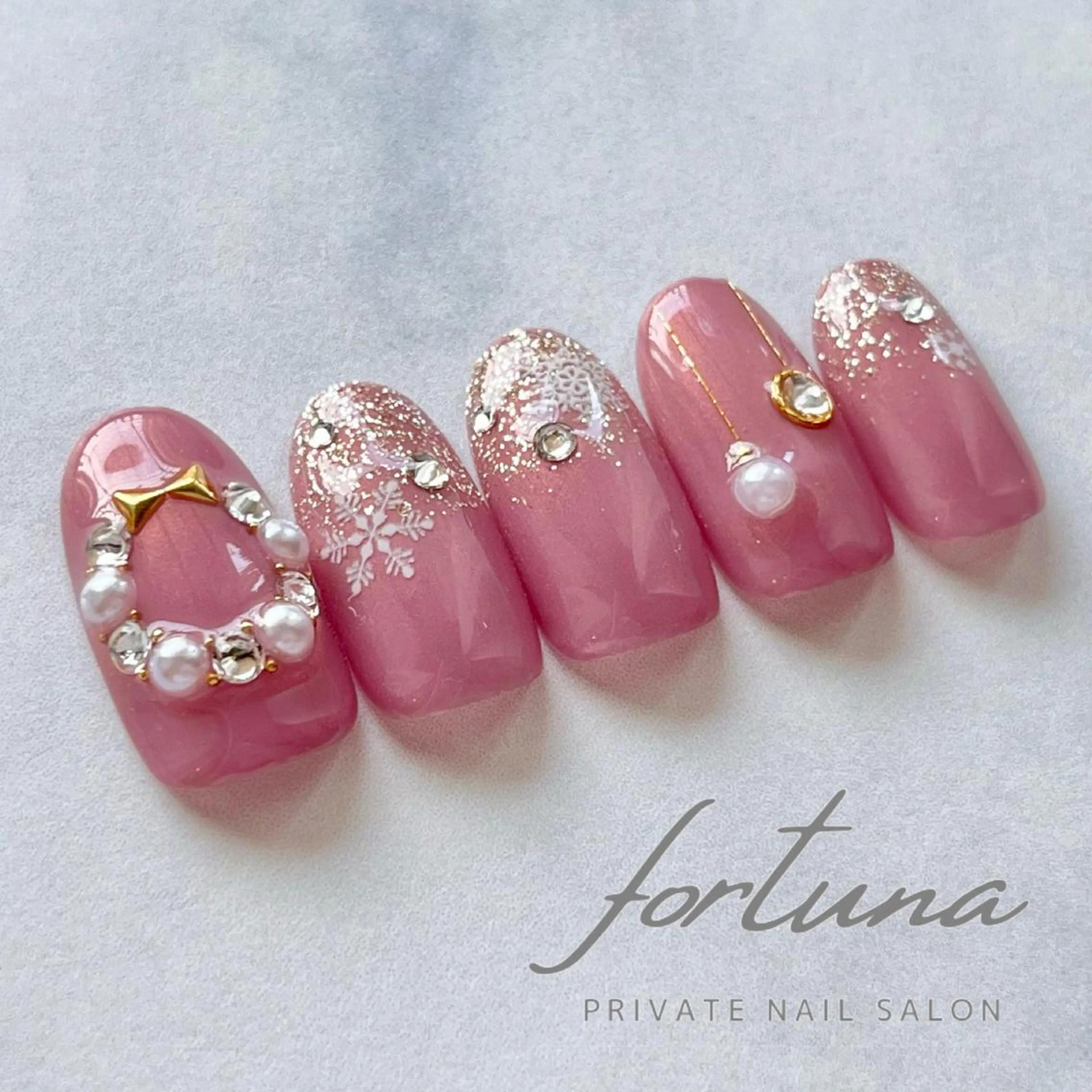 ネイル キラキラネイル 冬ネイル クリスマス ハンドネイル fortuna 武藤裕美のネイルデザイン