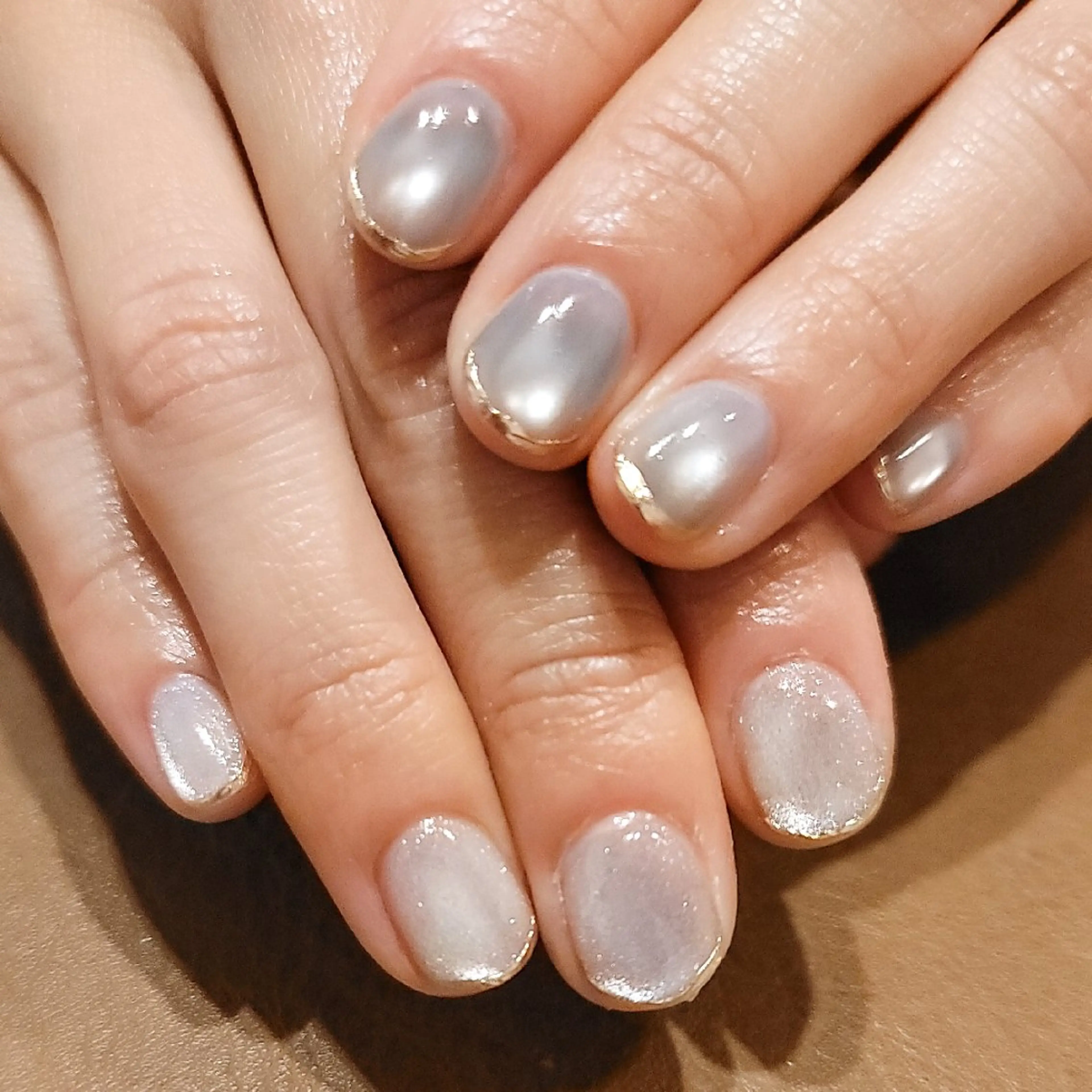 ネイル フレンチネイル ゴールド マグネットネイル 🌲🌳🚪iiit o🌲🌳🌲のネイルデザイン