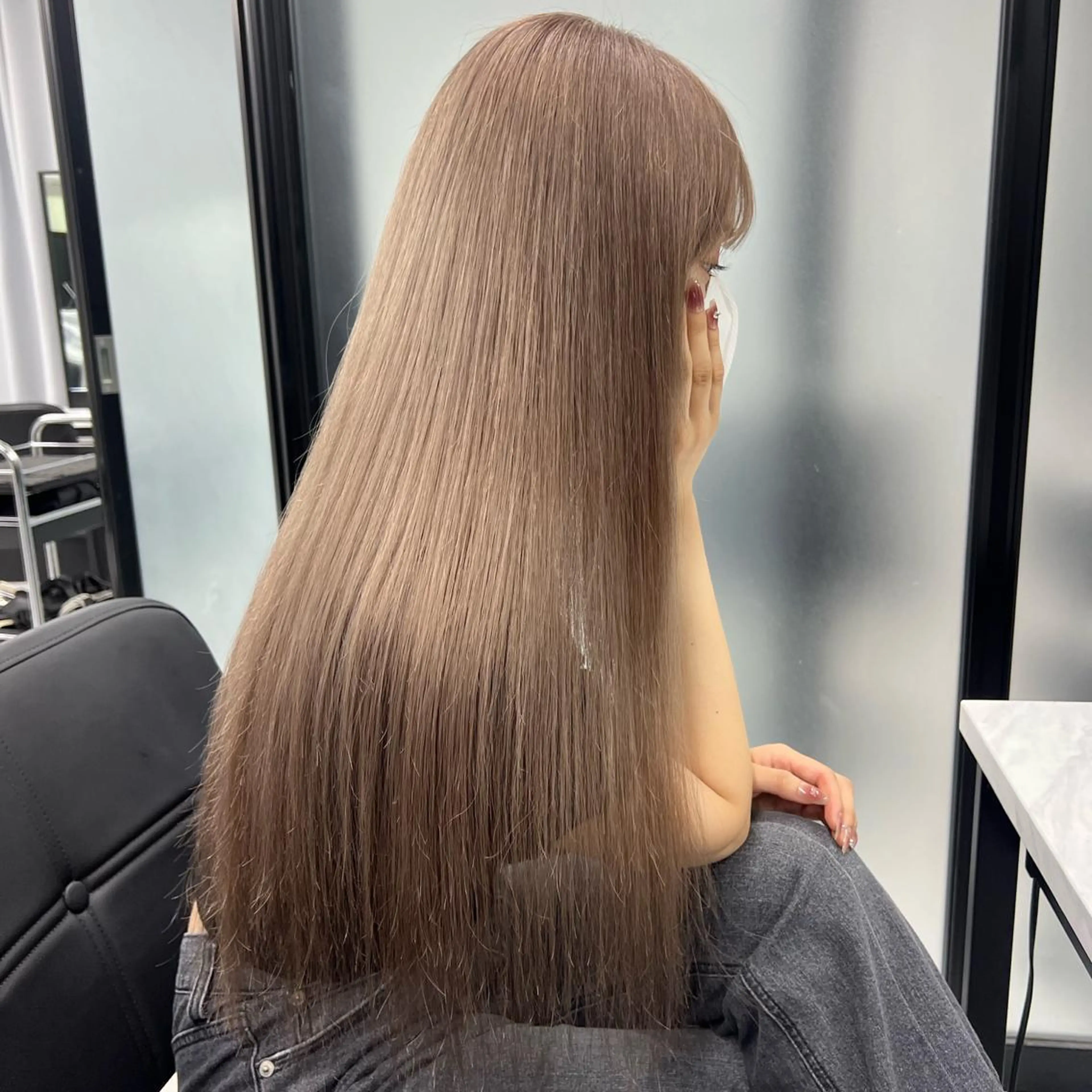 ロング カラー シールエクステ ハイトーンカラー エクステ ヘアカラー シールエクステ特化 ハイトーン、NANAのヘアスタイル