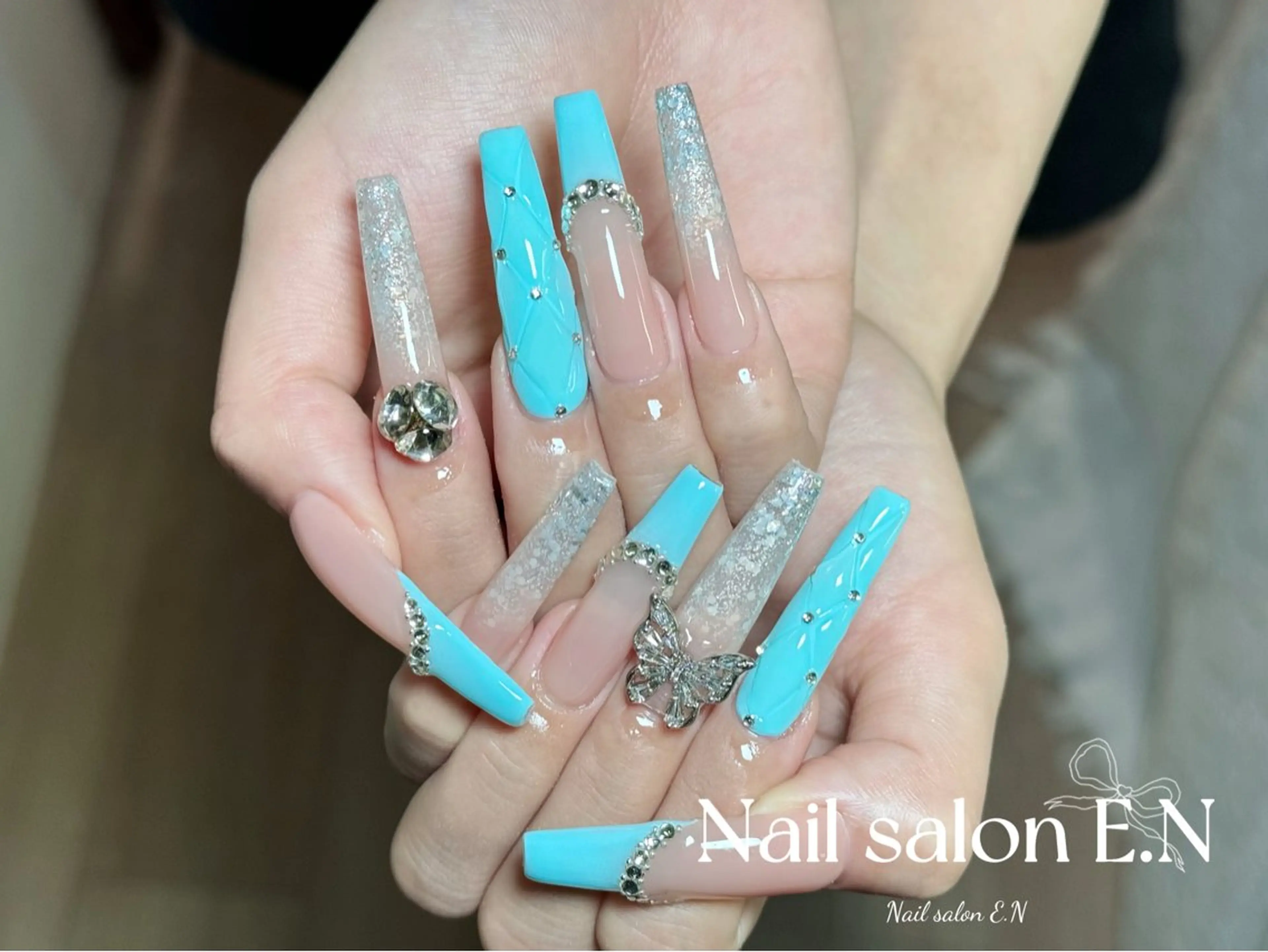 ネイル アートネイル オーロラネイル ブラウン クリアネイル フレンチネイル ハンドネイル E.N🦋 長さ出し/持ち込みのネイルデザイン