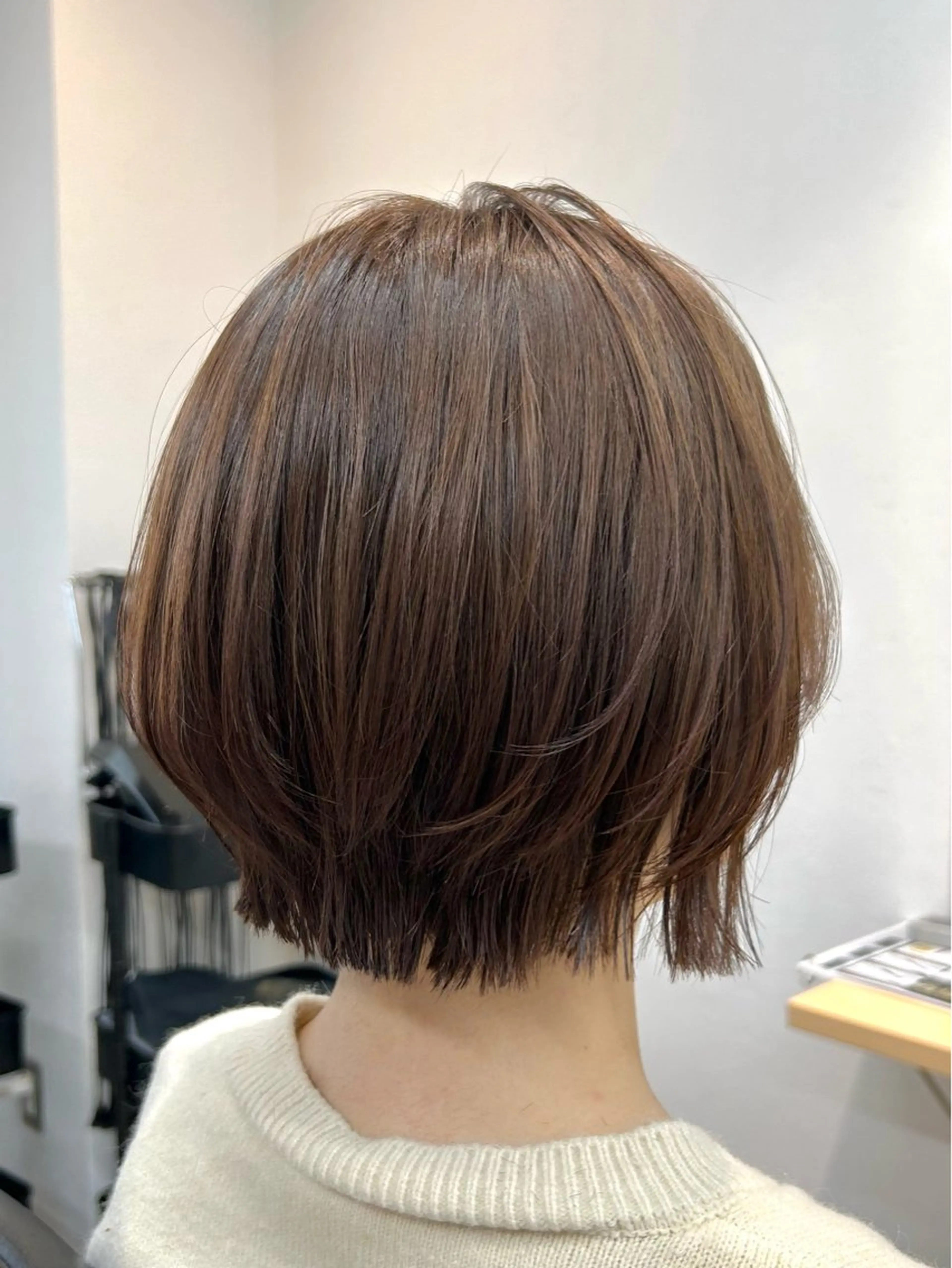 ミディアム カラー ボブレイヤー ベージュカラー オリーブベージュ ボブ レイヤーカット カット ヘアカラー トリートメント 韓国ボブ/レイヤー/ ハイトーン/まなみのヘアスタイル