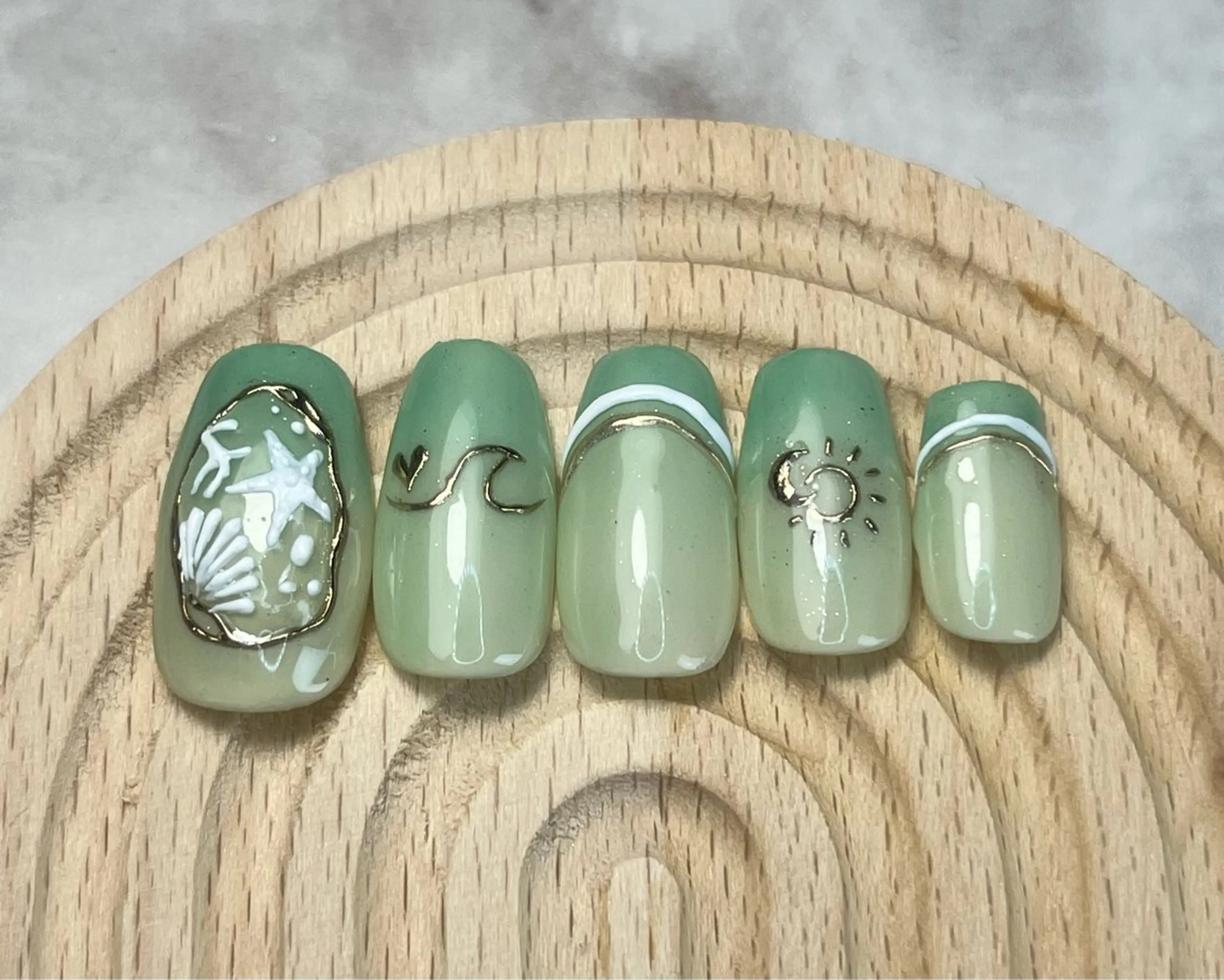 ネイル アートネイル ミラーネイル 夏ネイル ハンドネイル nail salon Reversiのネイルデザイン