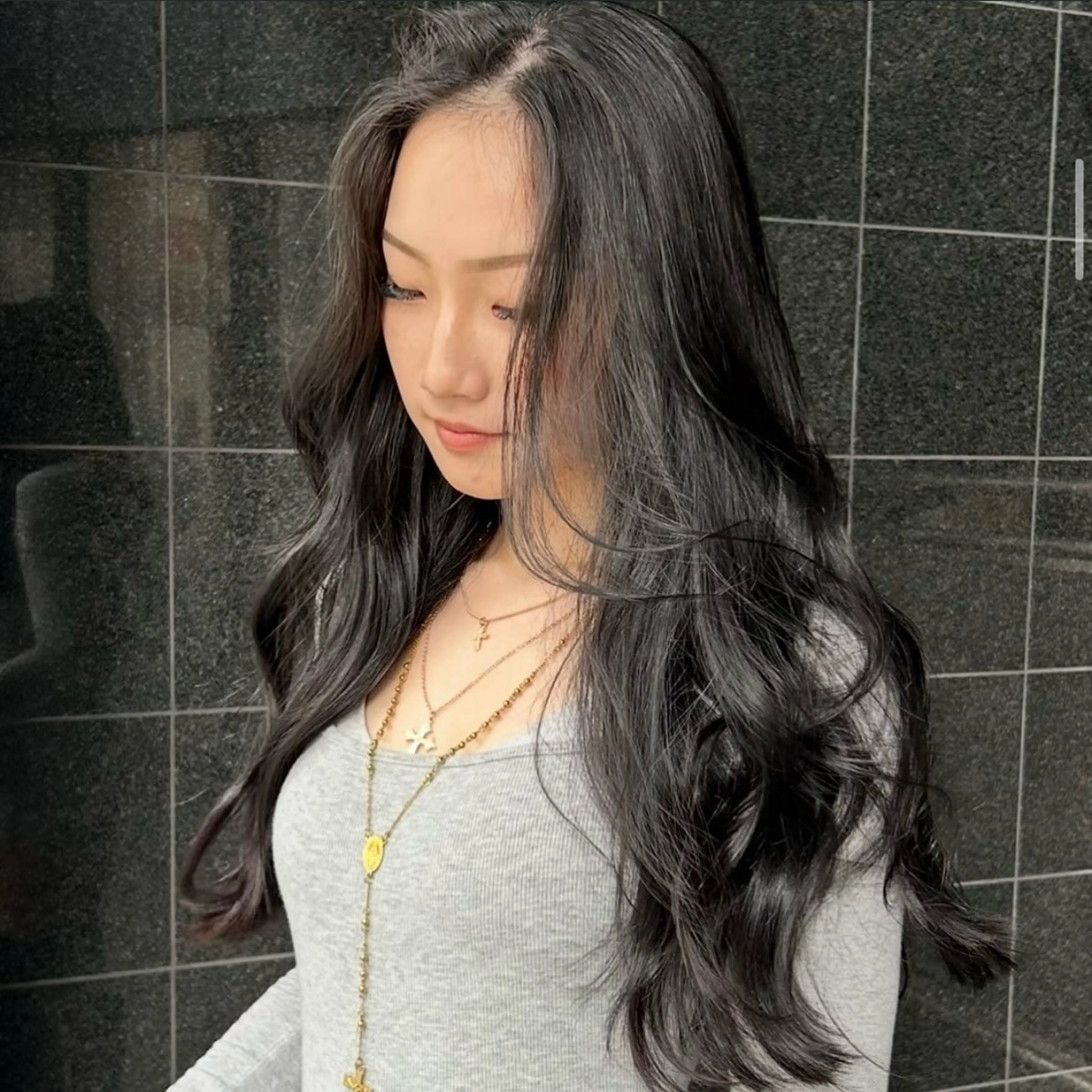 ロング calna 古賀 菜摘のヘアスタイル