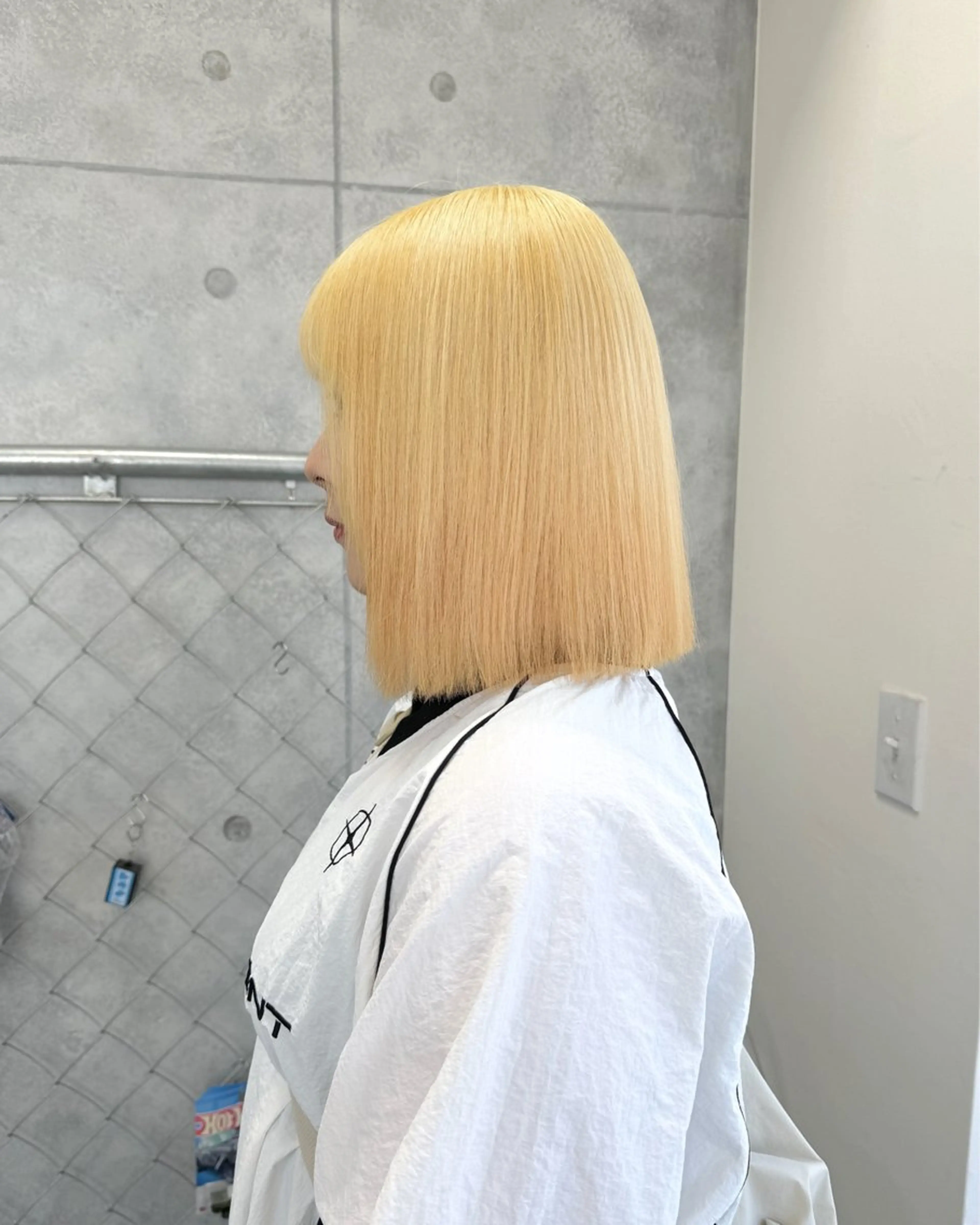 ミディアム カラー ブリーチ 抜きっぱなしブロンド ブロンド ヘアカラー トリートメント fuka/梅田/ ミルクティーベージュのヘアスタイル