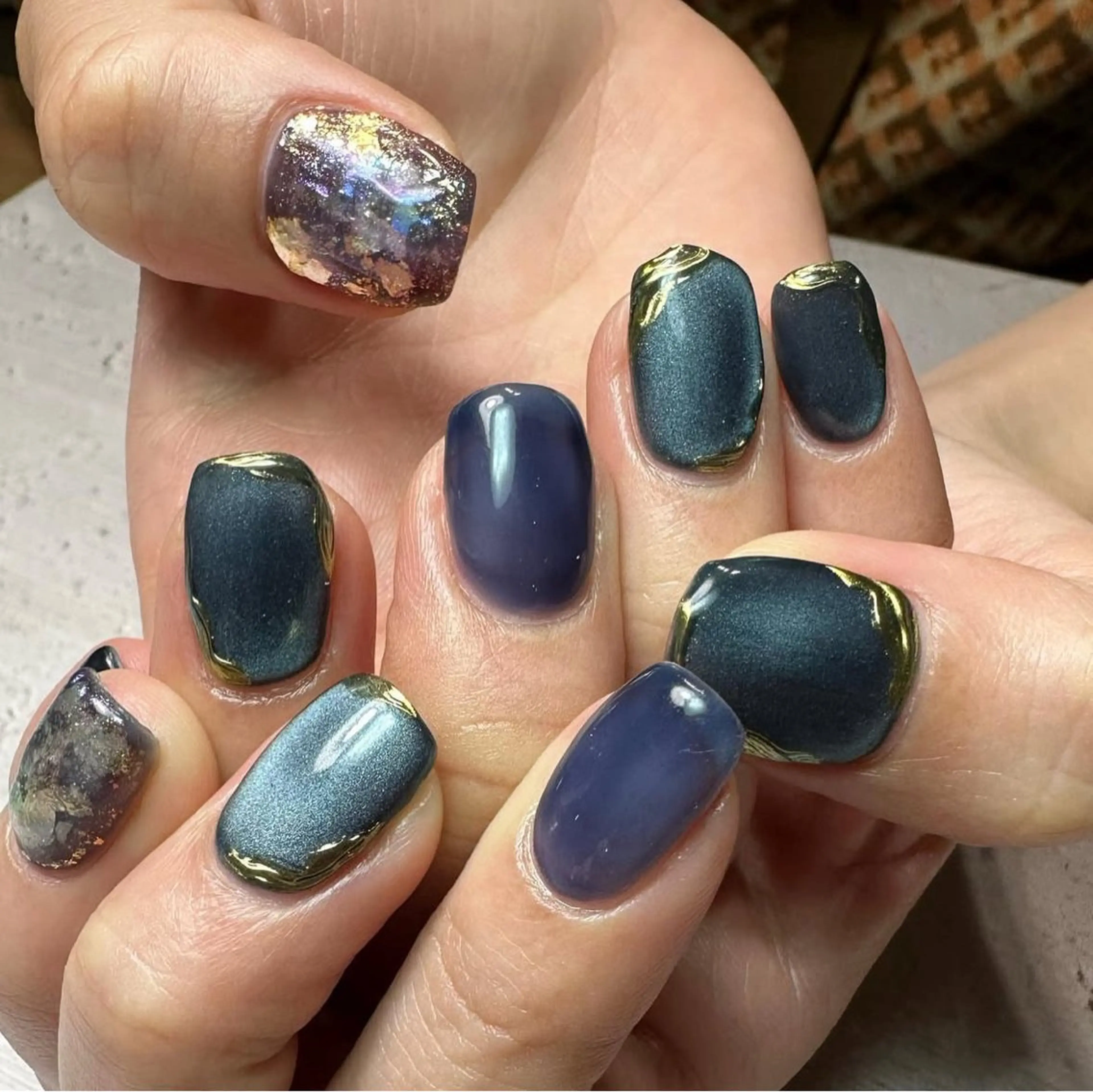ネイル ブルー フットネイル マグネットネイル ミラーネイル ニュアンスネイル ハンドネイル nailsalon Daphneのネイルデザイン