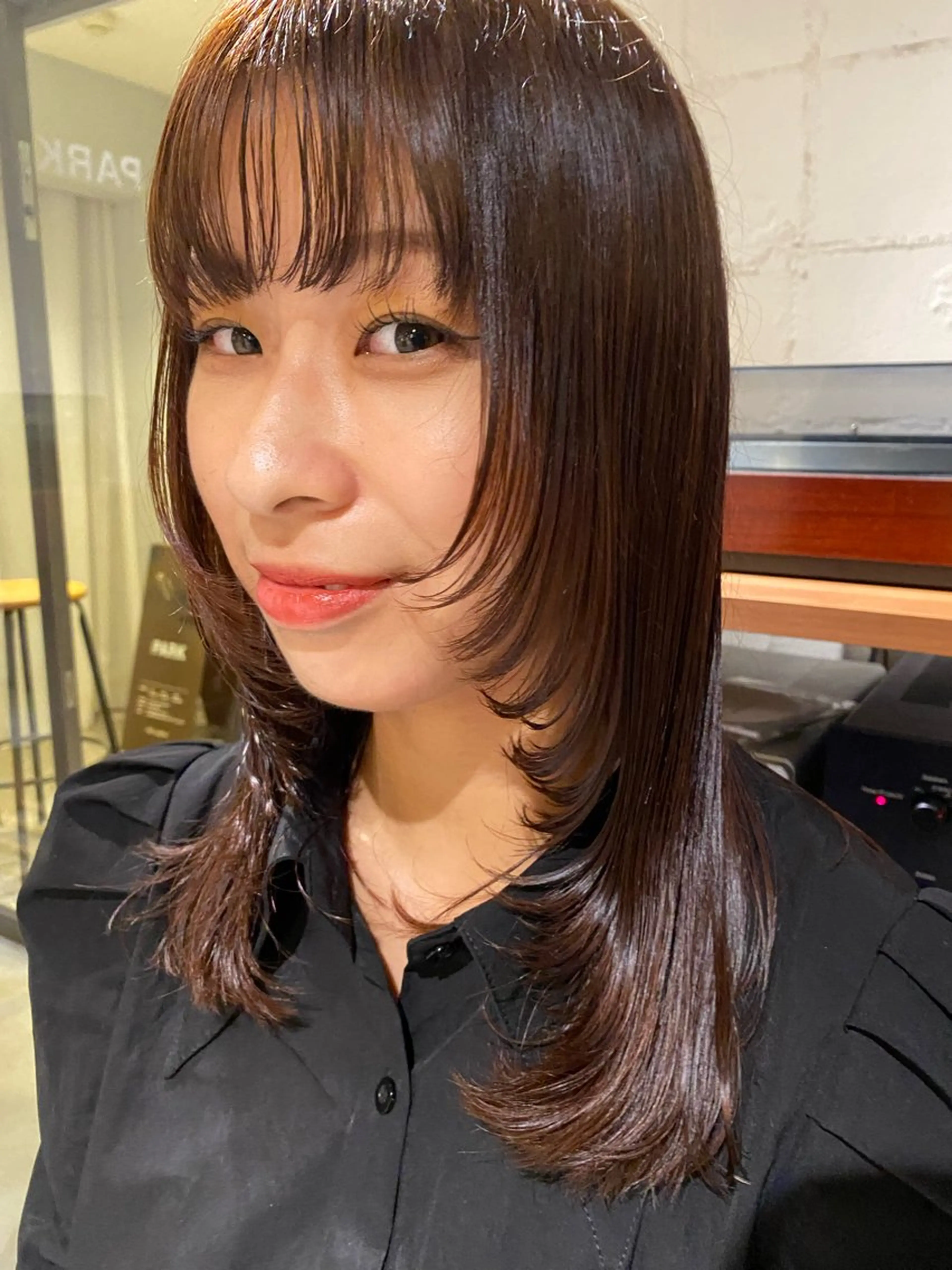 セミロング 顔まわりレイヤー 顔周りカット レイヤーカット PARK　枝元 みうのヘアスタイル