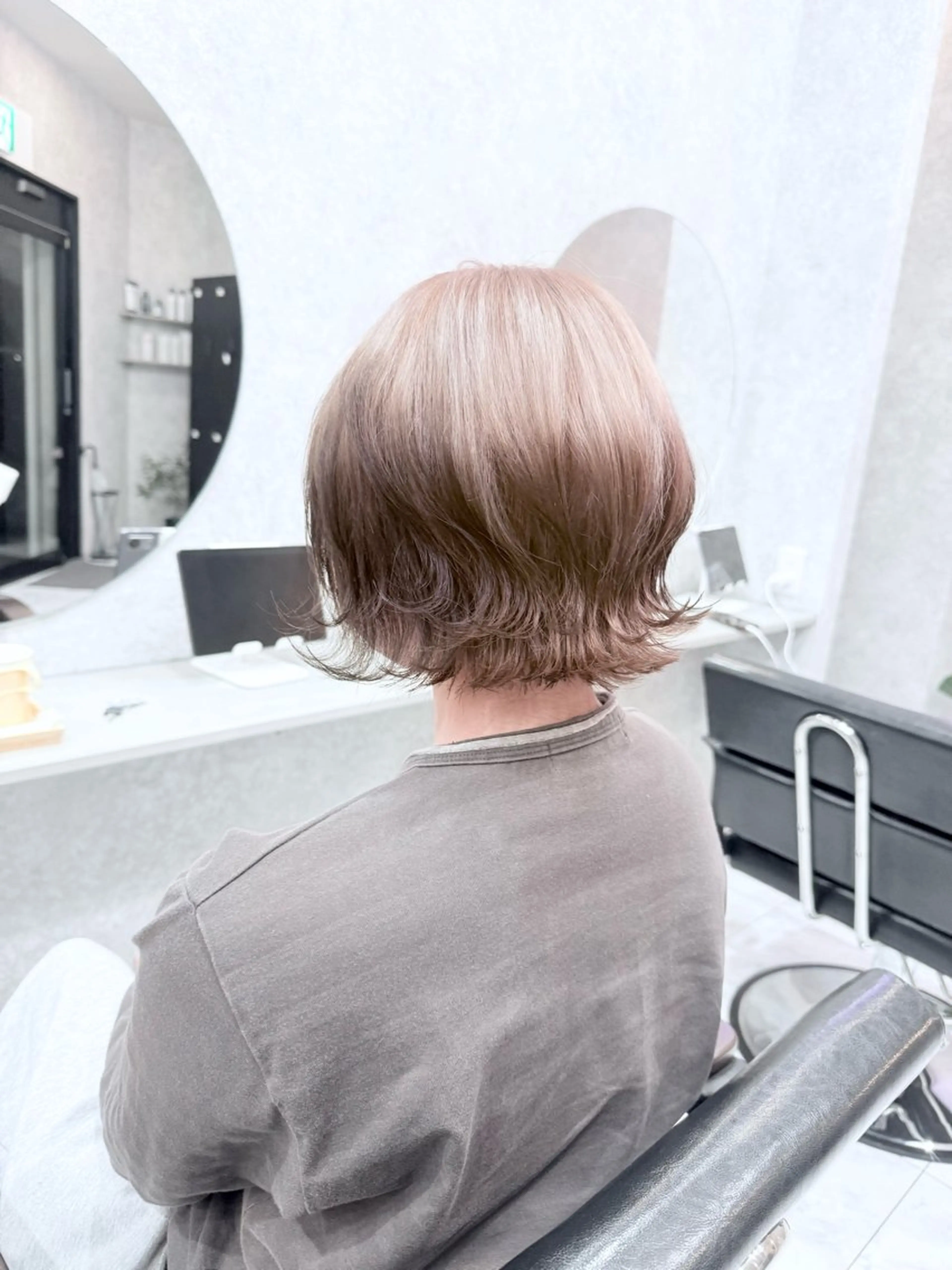 ショート カラー ブリーチ ケアブリーチ デザインカラー ダブルカラー ハイトーンカラー ヘアカラー 🌈派手髪ハイトーン 🌈鈴木亮太🌈のヘアスタイル