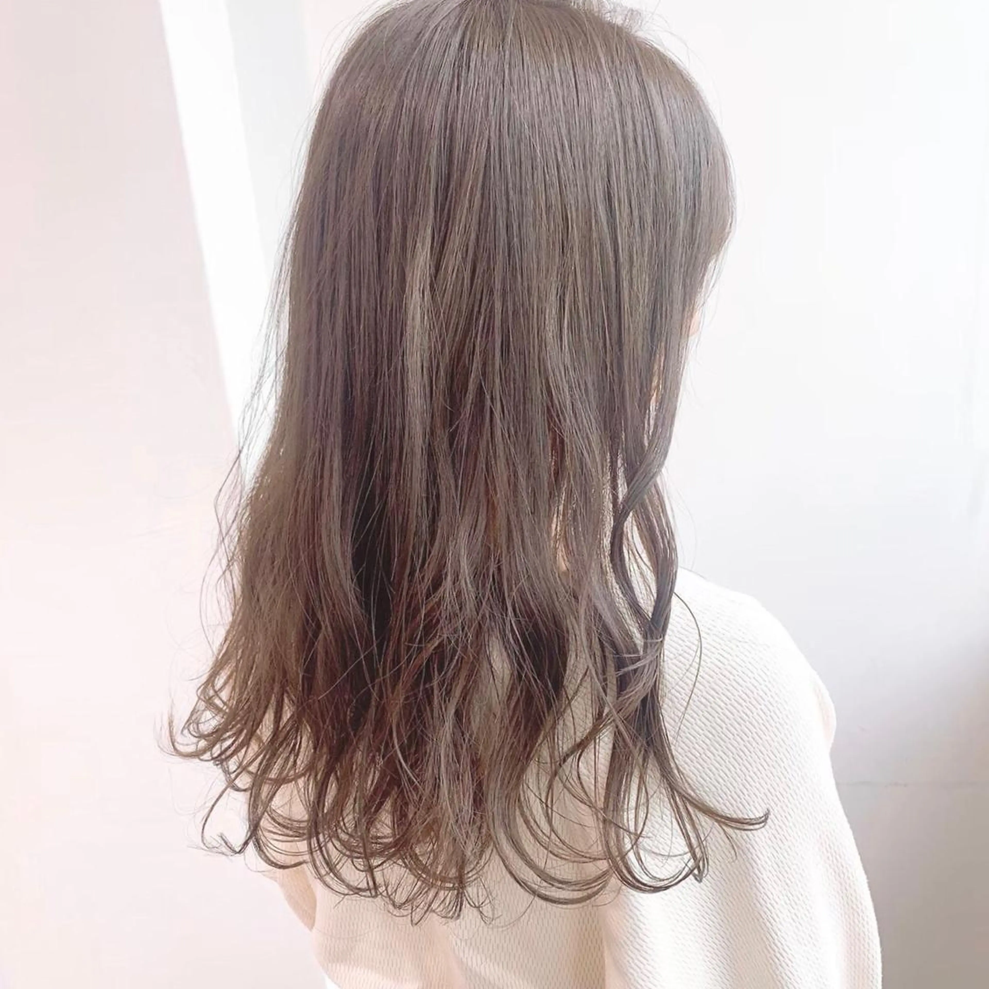 ミディアム カラー ベージュカラー ミルクティーベージュ 透明感カラー🤍 Kaitoのヘアスタイル