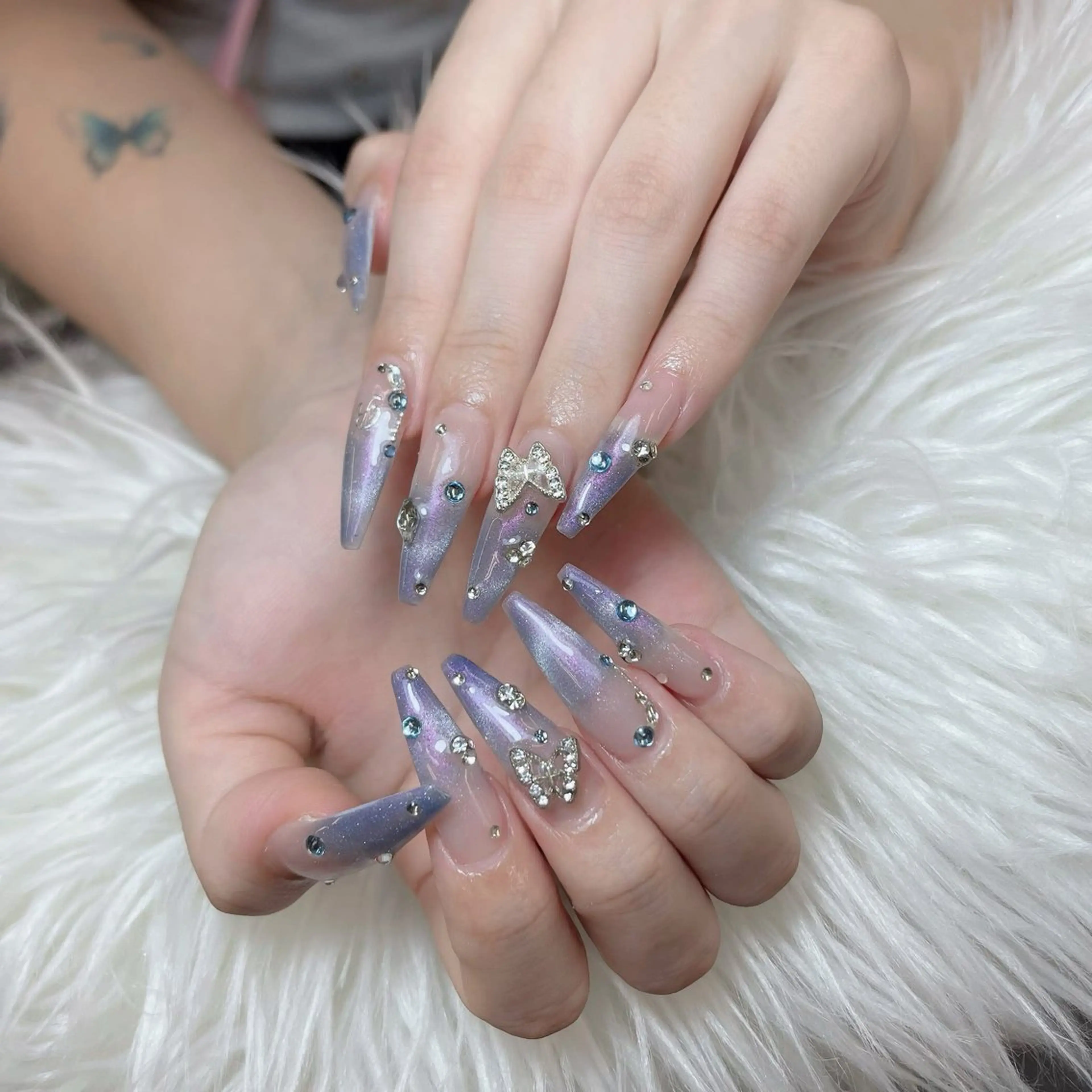 ネイル 長さ出し フレンチネイル 韓国ネイル ロングネイル マグネットネイル ハンドネイル Lee _nailのネイルデザイン