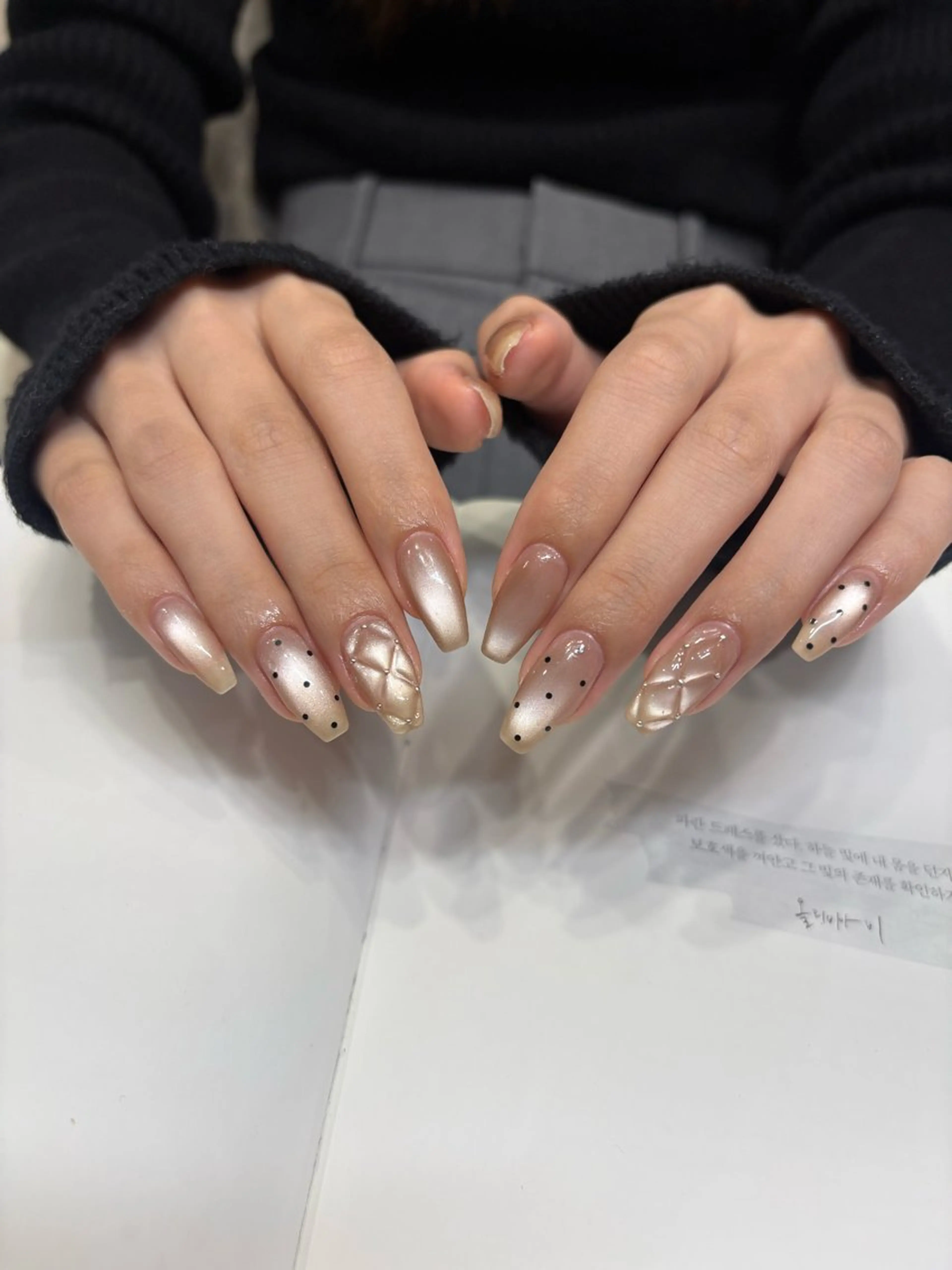 ネイル ハンドネイル ネイルズシャトン🪡 ネイリスト齊藤のネイルデザイン