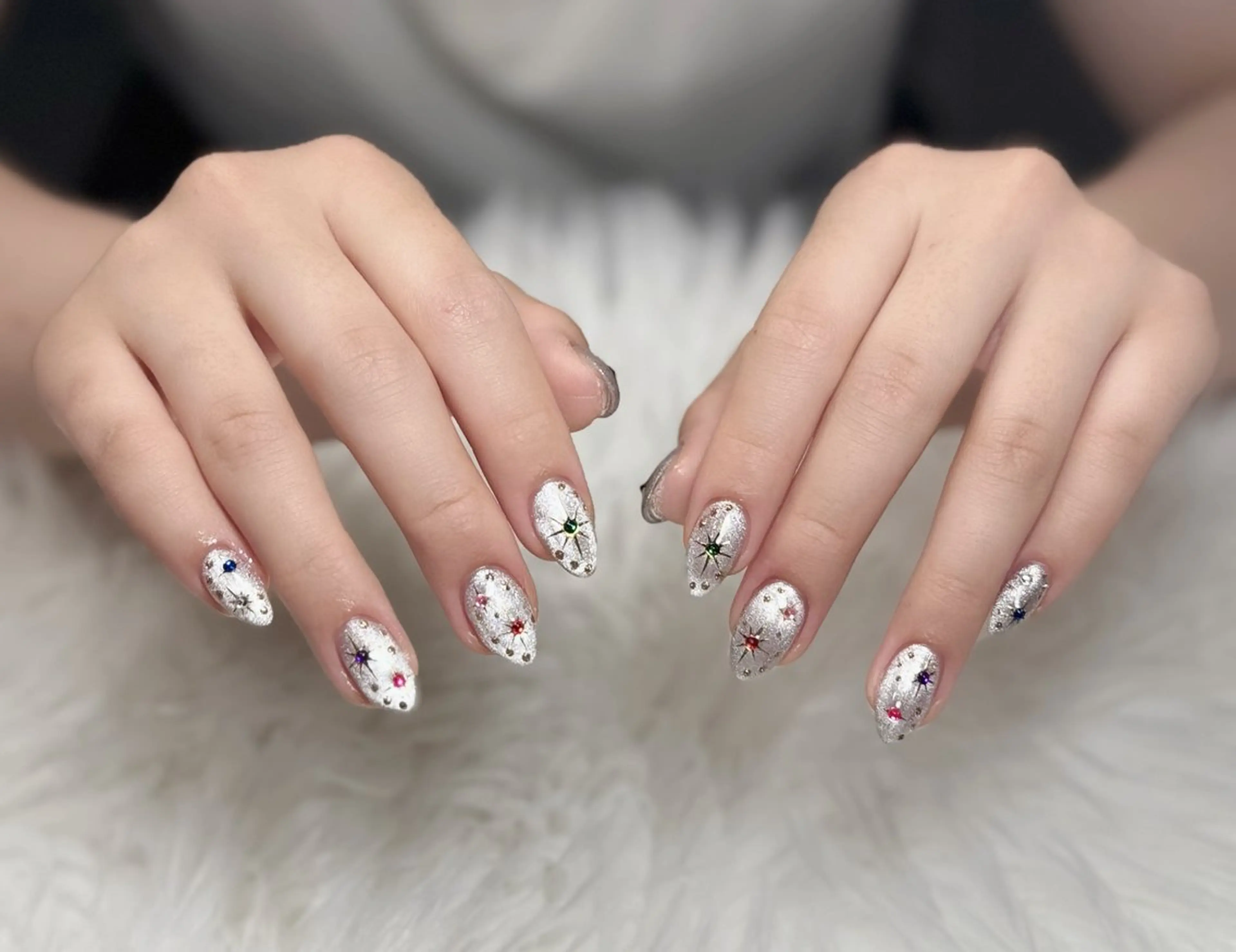 ネイル オーロラネイル チークネイル フットネイル フレンチネイル ジェルネイル ハンドネイル Nichi Nailsのネイルデザイン