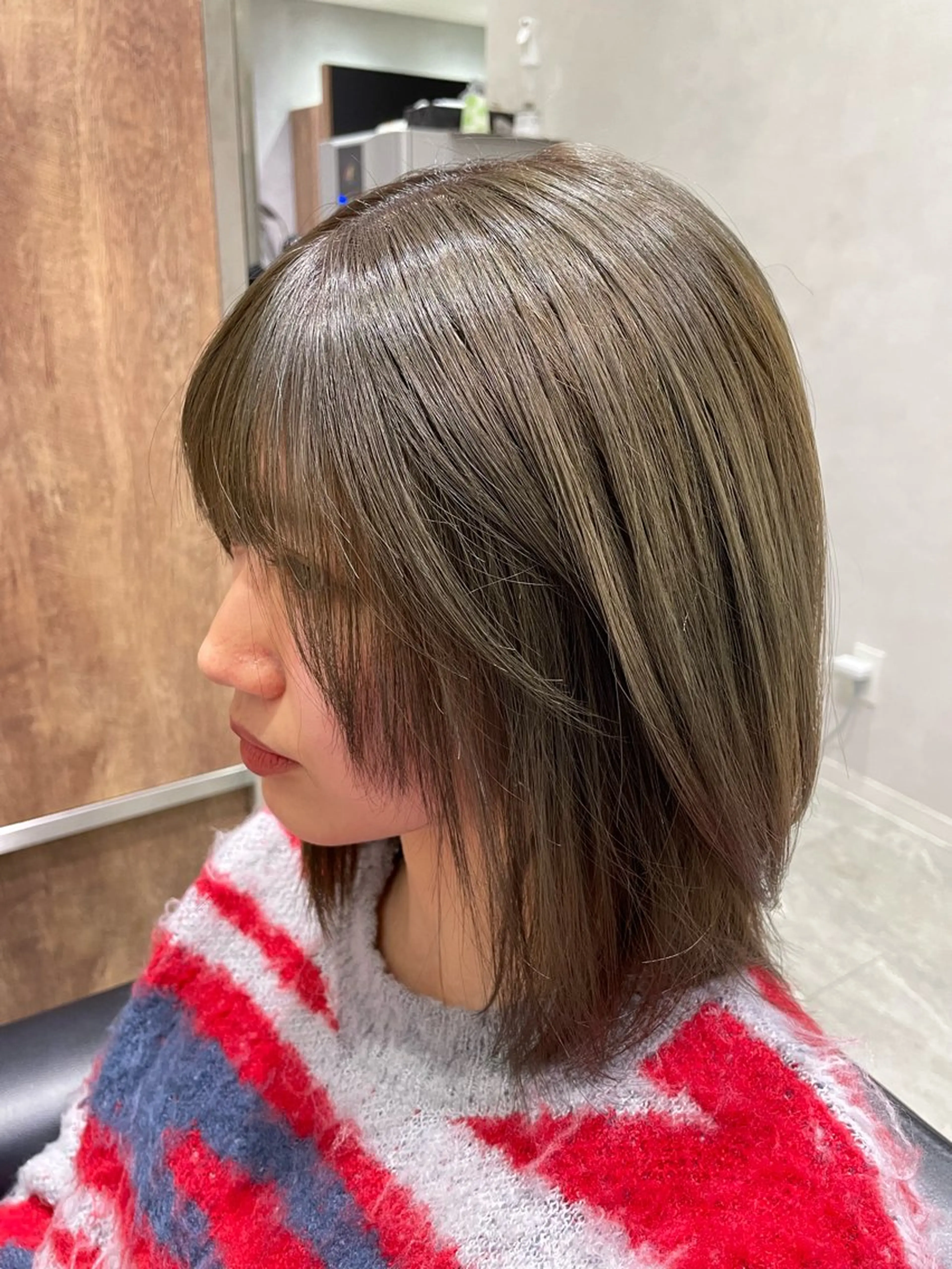 ミディアム カラー 石垣 凜のヘアスタイル