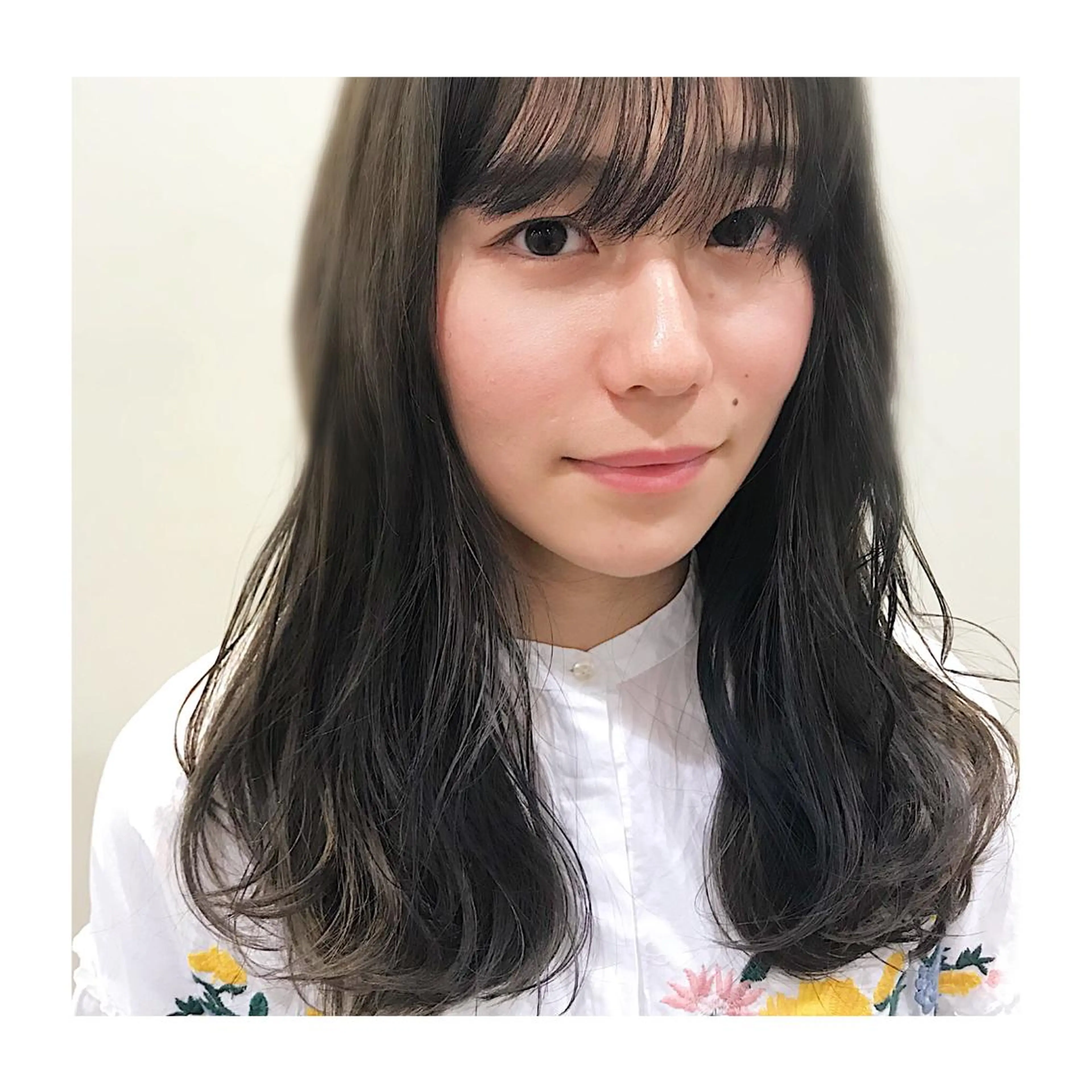 ミディアム カラー ブリーチ ダブルカラー グレージュ シアーグレージュ ✨艶ブリーチカラー ✨四ノ宮裕己のヘアスタイル