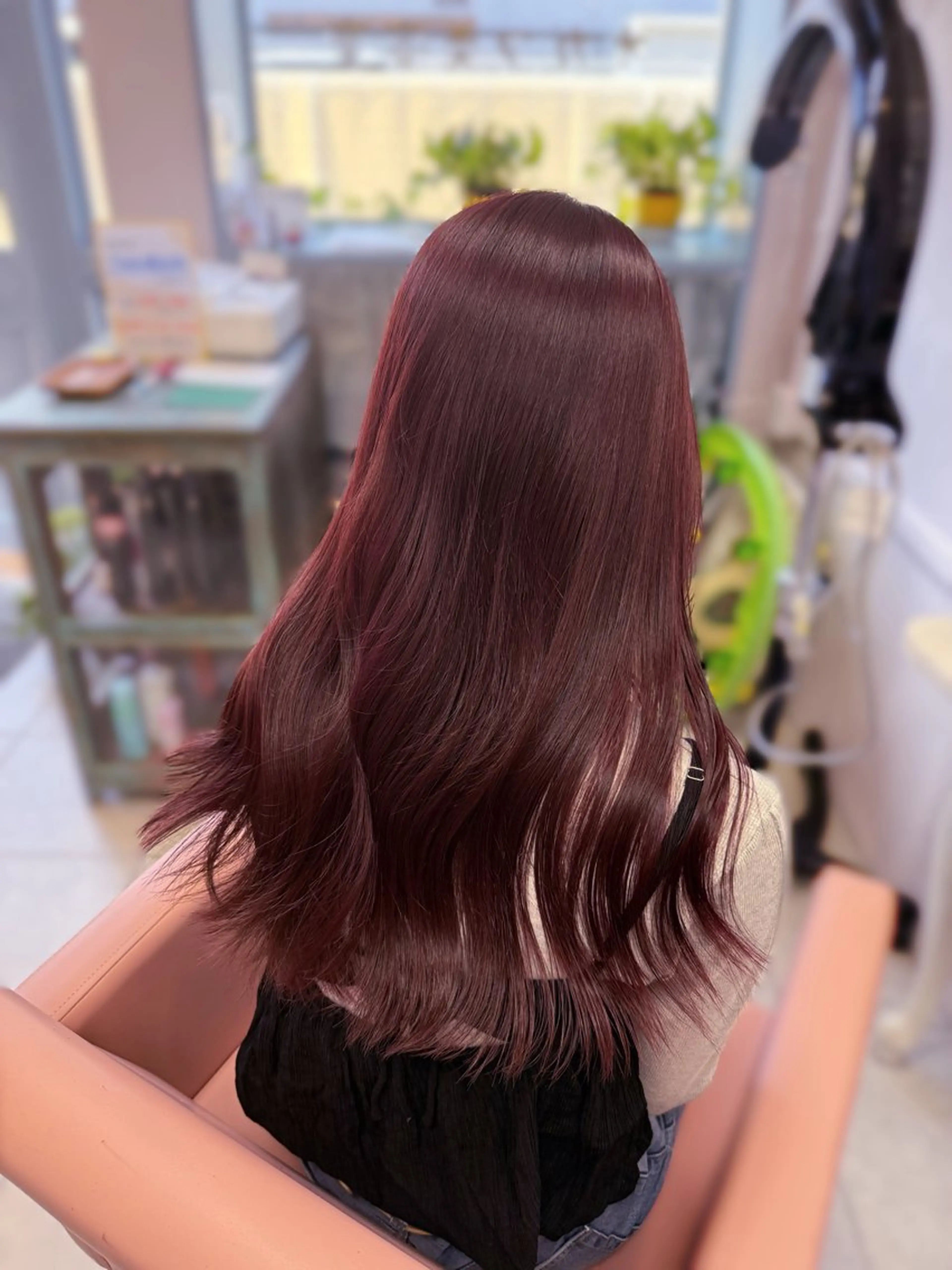 ロング カット ヘアカラー トリートメント Sakura .のヘアスタイル