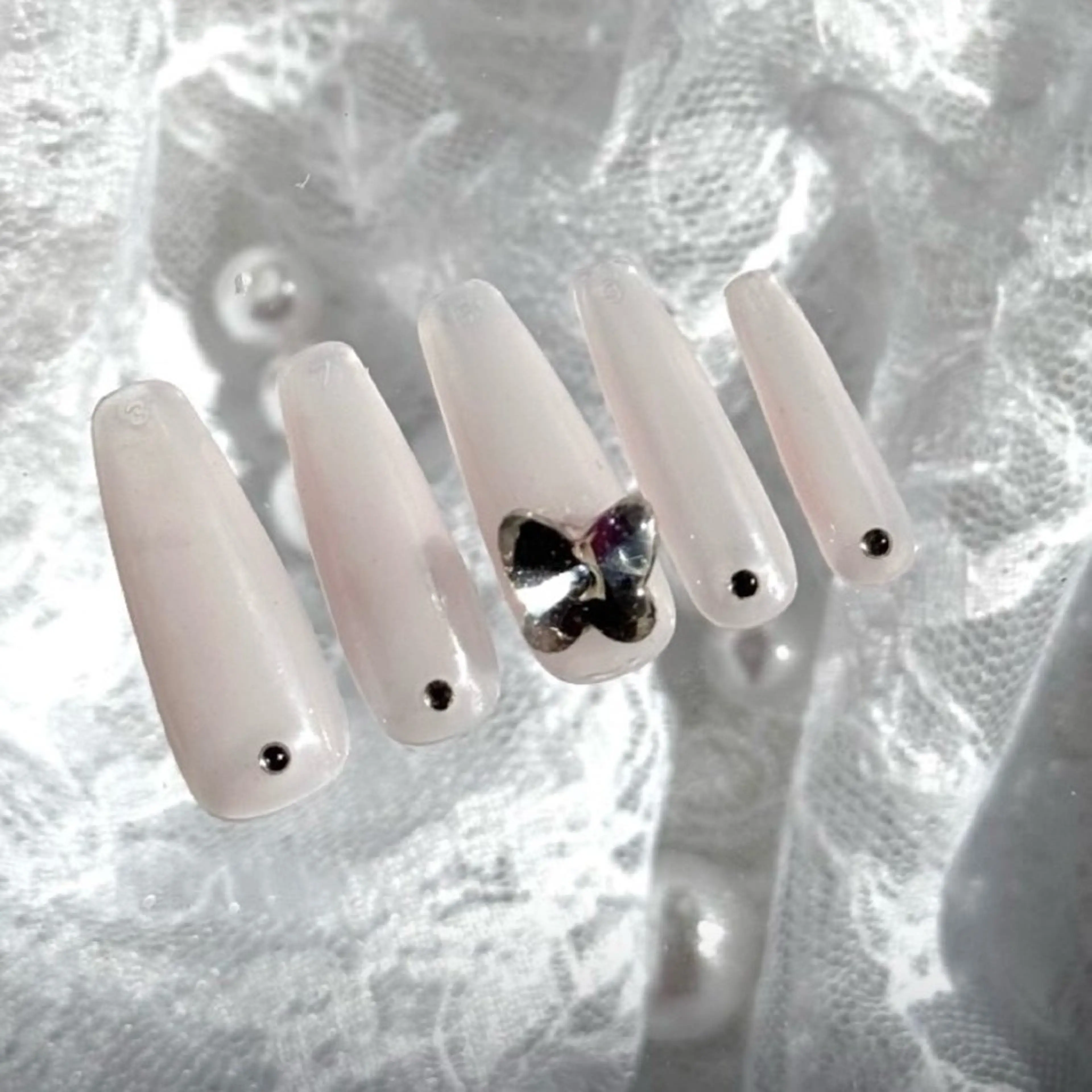 ネイル ワンホンネイル m. akiのネイルデザイン