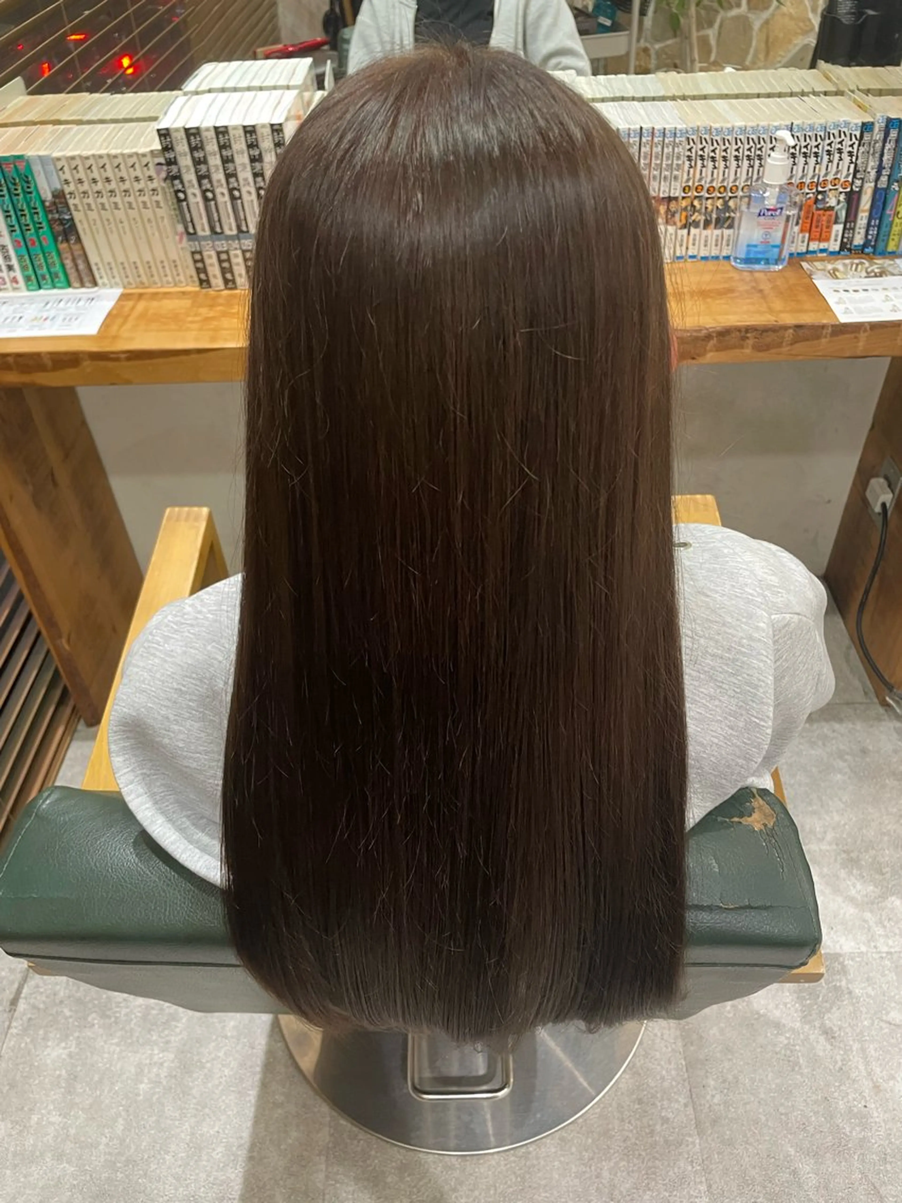 ロング カラー ベージュカラー ブリーチ 透明感カラー ダブルカラー ブリーチなしカラー ヘアカラー オーブヘアー　アズール所属・宮嶋 海輝のヘアスタイル