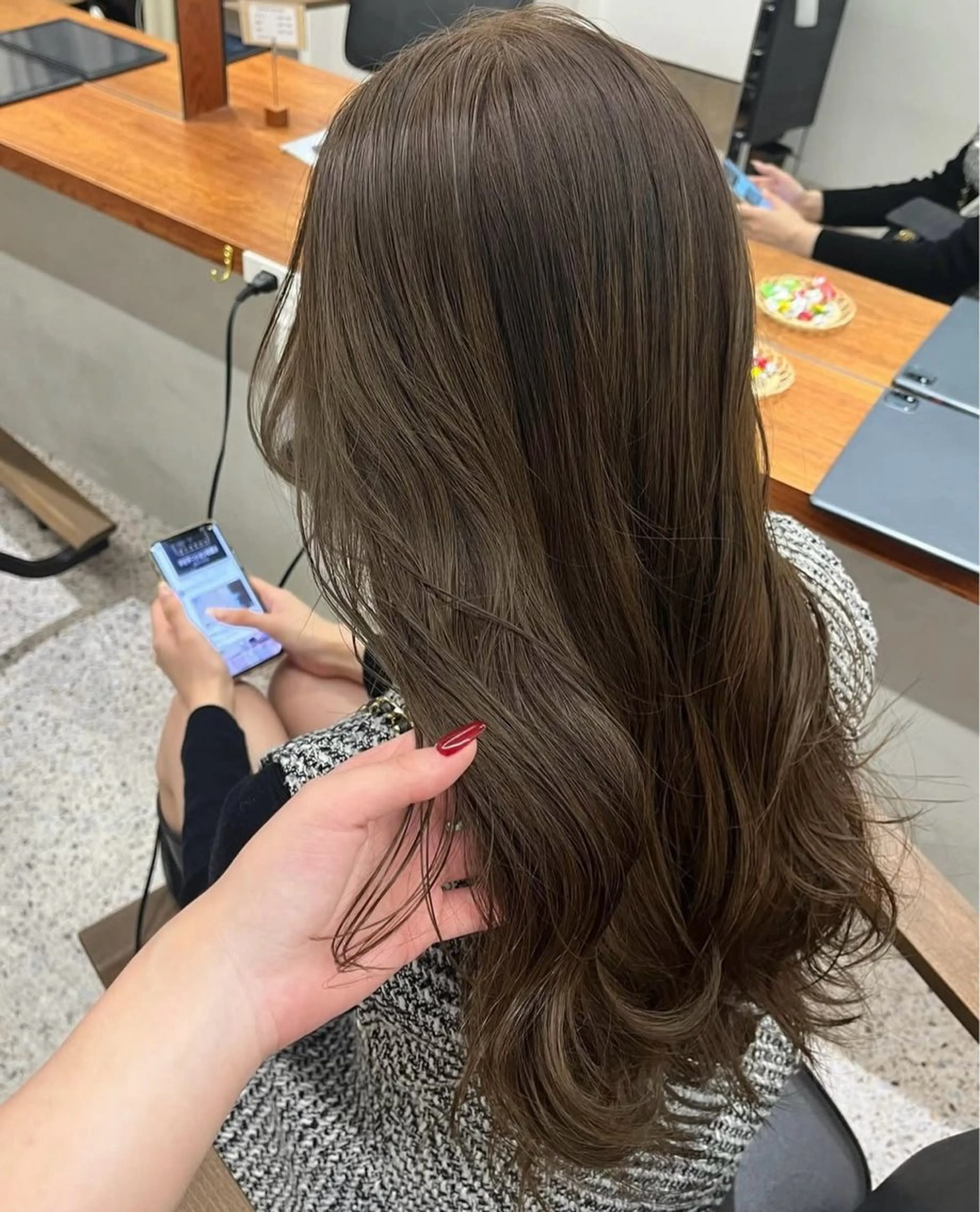 ロング 三宅 美帆のヘアスタイル