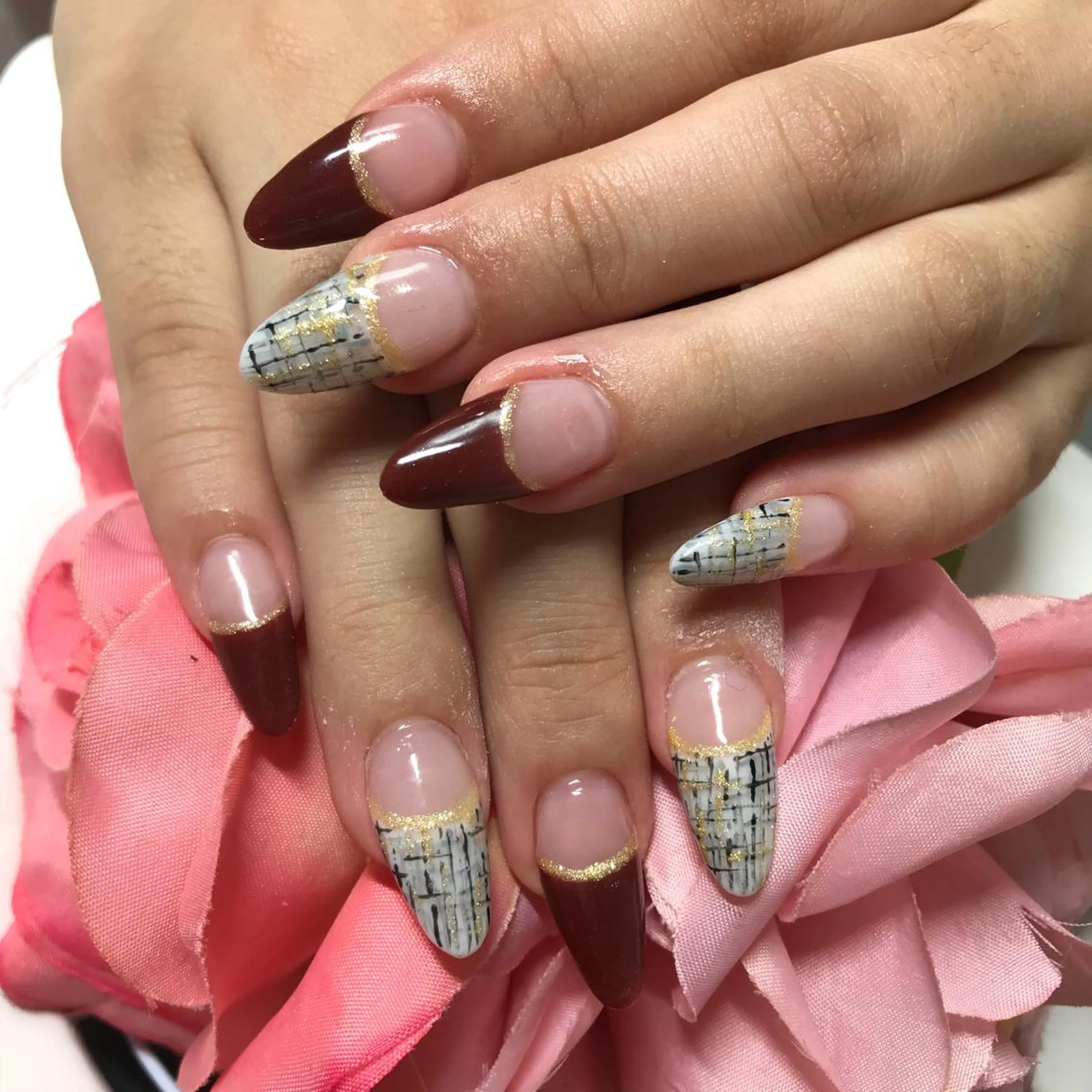 ミディアム ネイル アートネイル フレンチネイル 《LB》ラブリエ Nail&eyeのマツエク・マツパデザイン