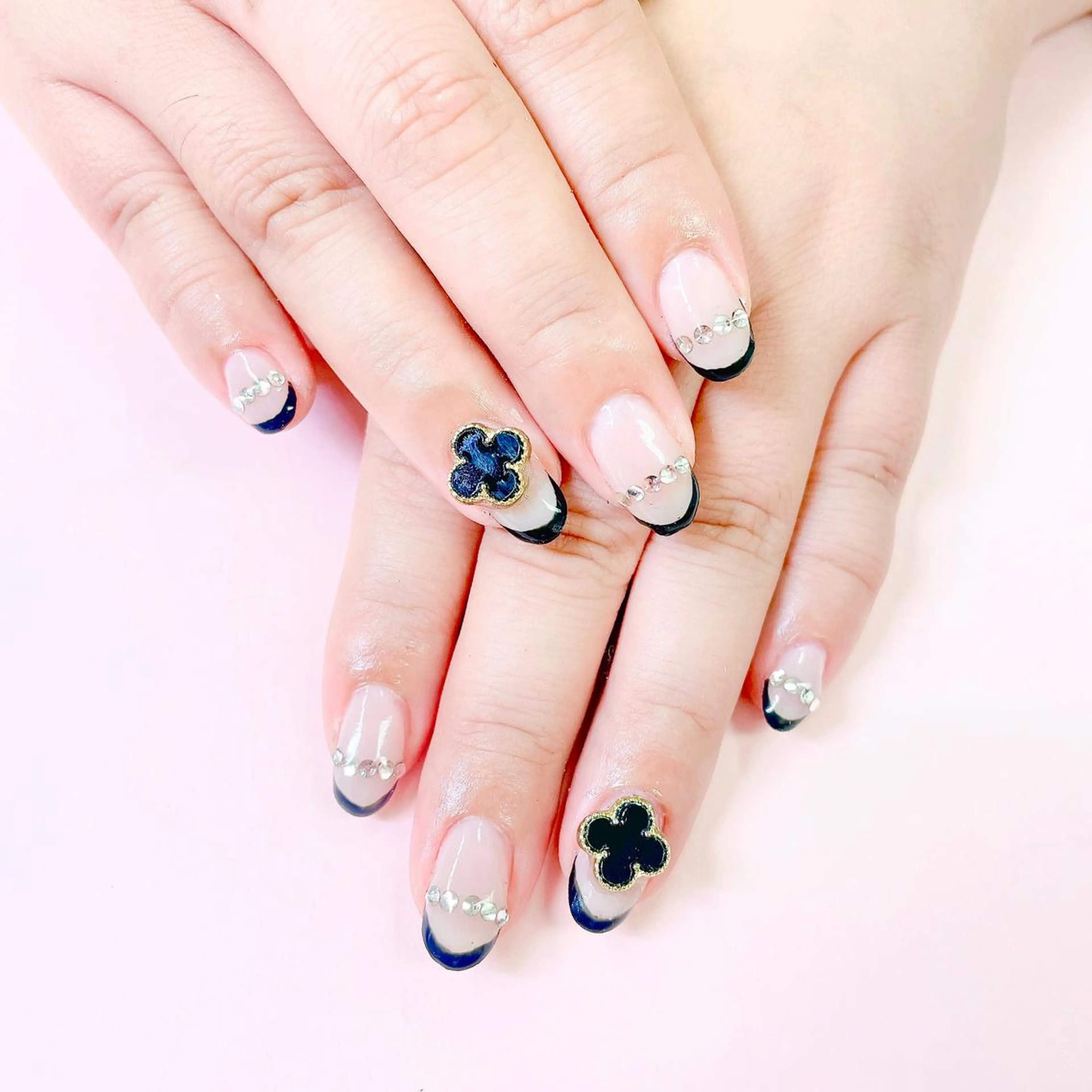 ネイル フレンチネイル ハンドネイル 大阪福島 韓国まつげ Sayaka🤍🐩のマツエク・マツパデザイン