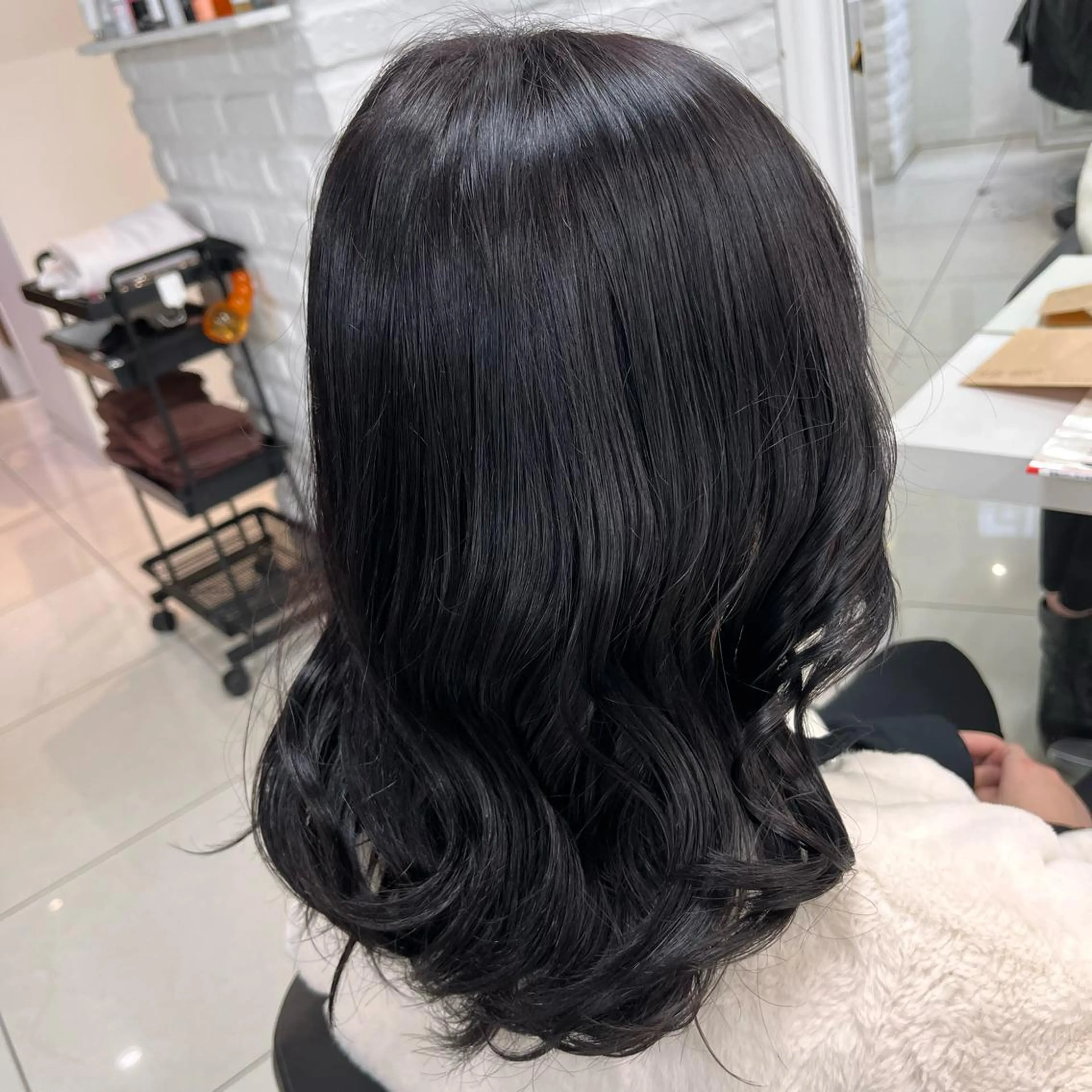 セミロング カラー 黒髪 ブルーカラー ブルーブラック ラベンダーカラー カット ヘアカラー トリートメント 【センターパート/ マッシュ】ryokaのヘアスタイル