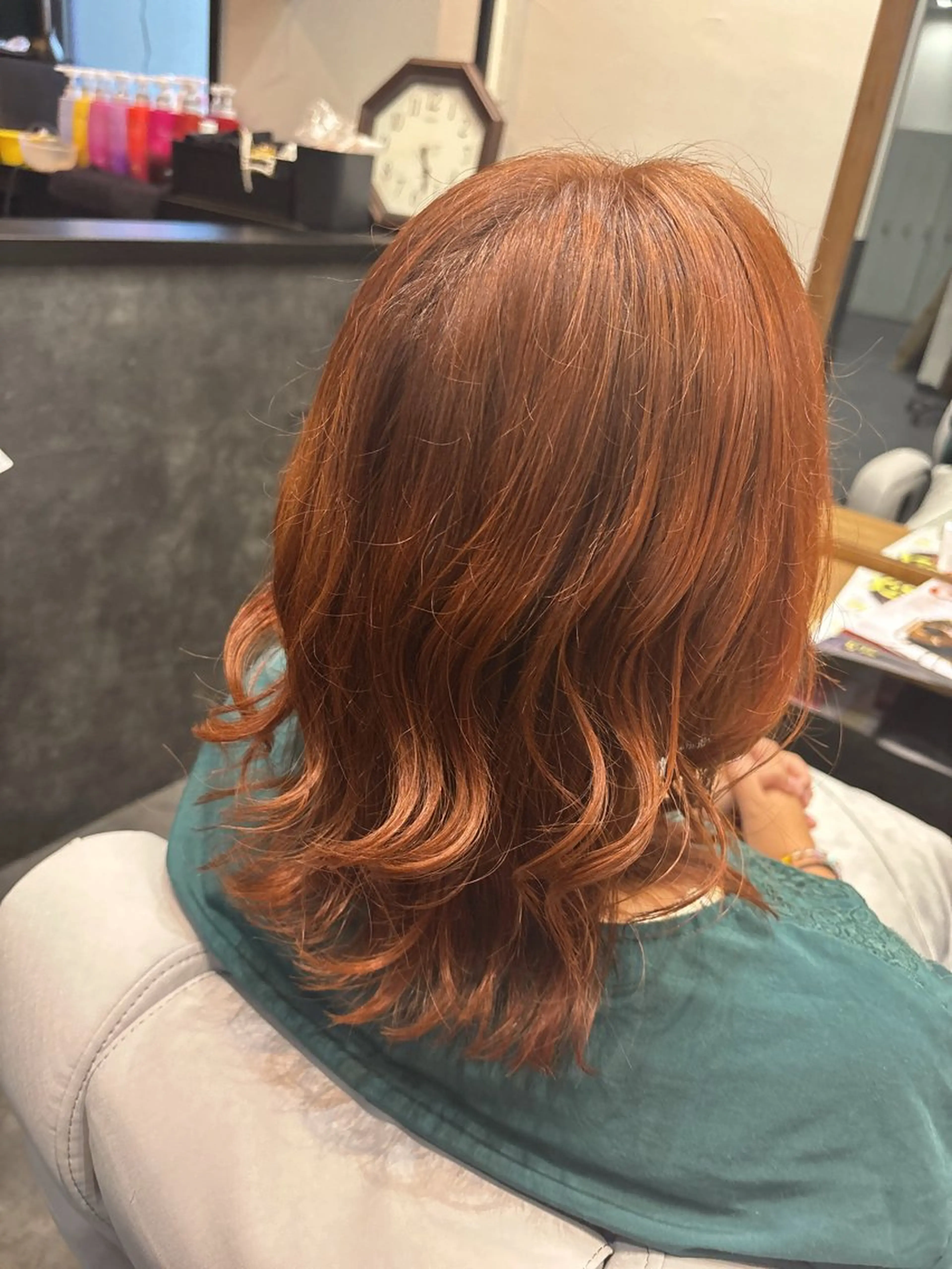 ミディアム カット ヘアカラー 桑野 葵のヘアスタイル