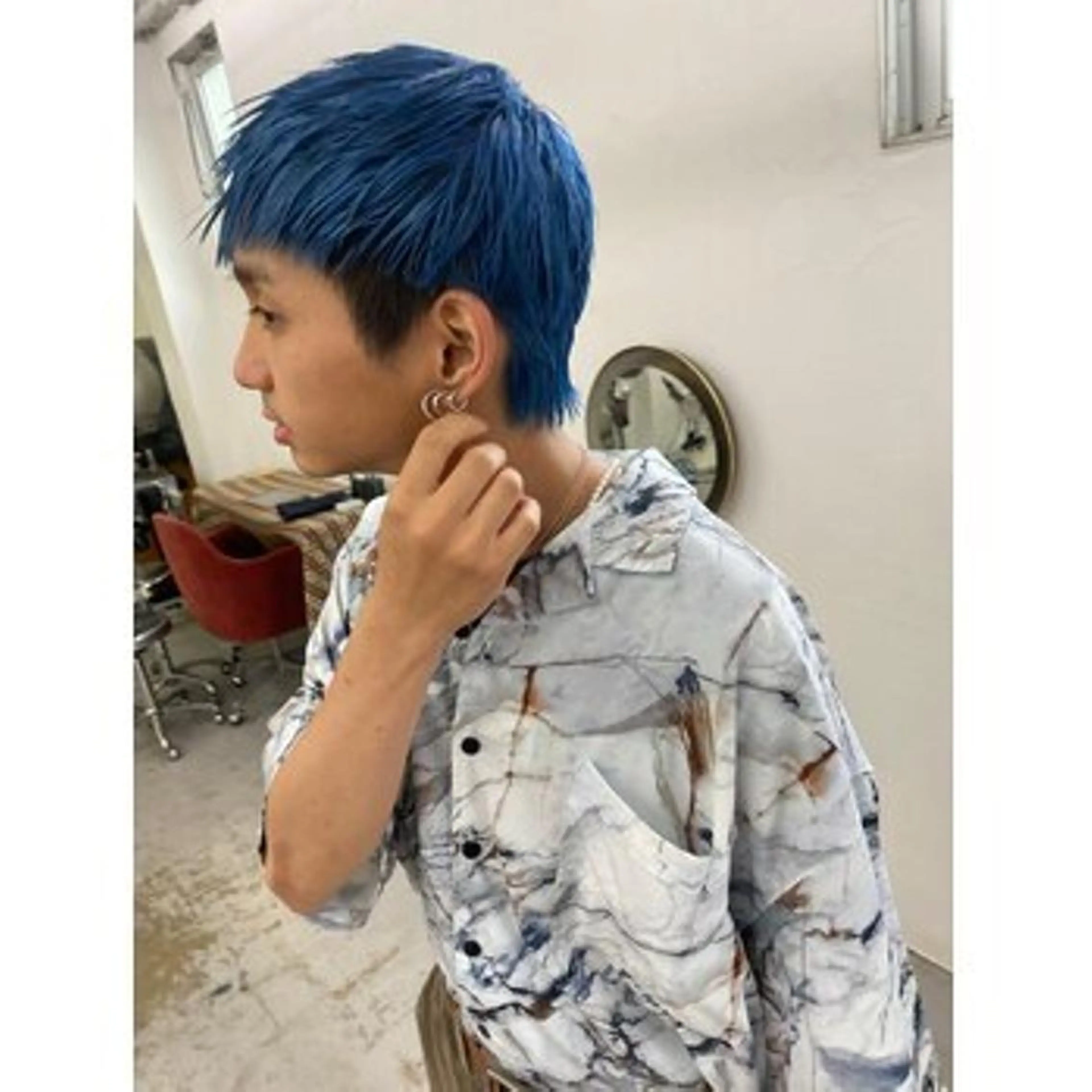 カラー メンズ qiie ブリーチ ハイライトのヘアスタイル