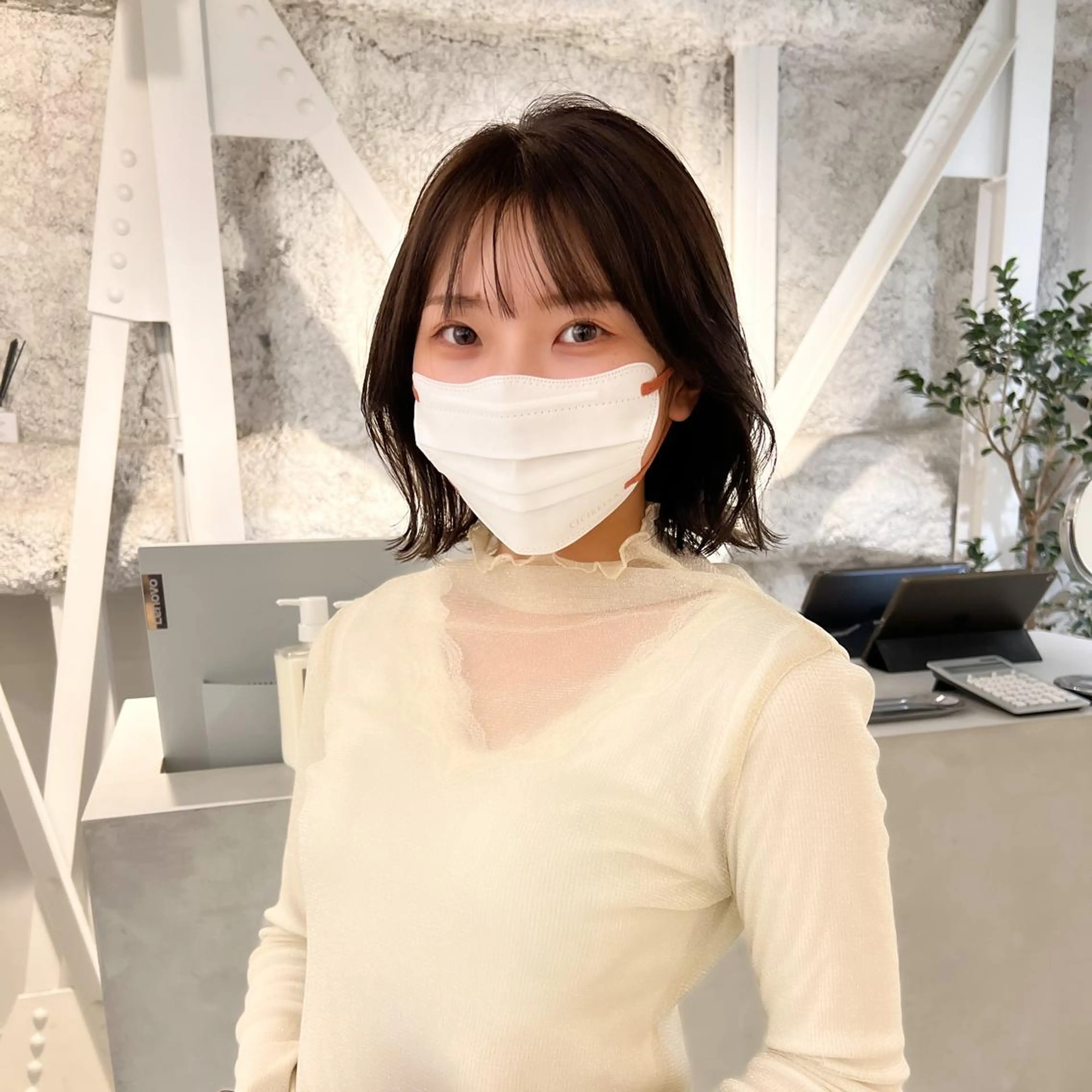 ショート カラー パーマ ボブ 外ハネヘア レイヤーカットのプロ 大人ヘア宮森貴志のヘアスタイル