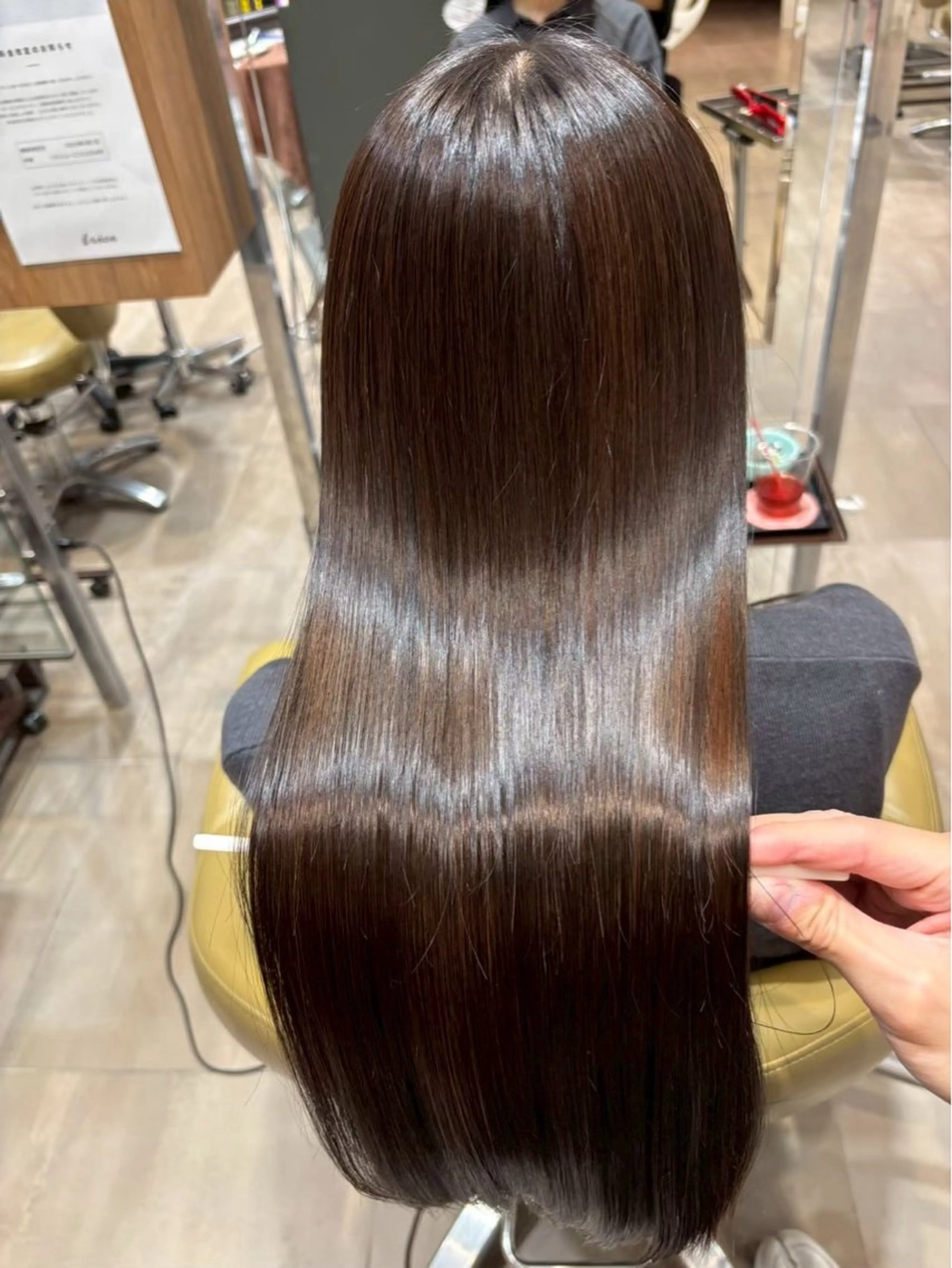 ロング わだ まゆのヘアスタイル