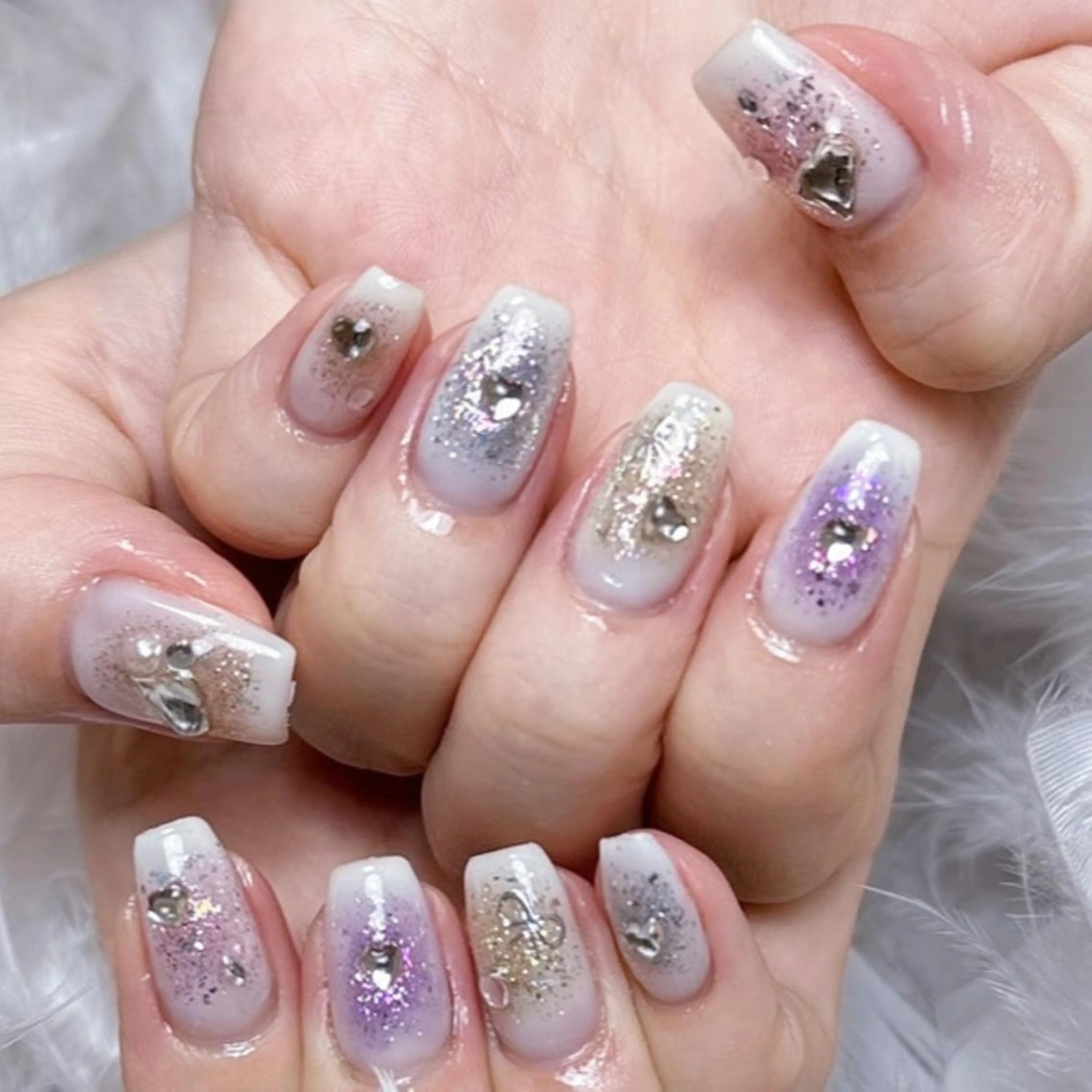 ネイル アートネイル オーロラネイル ガーリー キラキラネイル 韓国ネイル ハンドネイル DIAMOND 💦のネイルデザイン