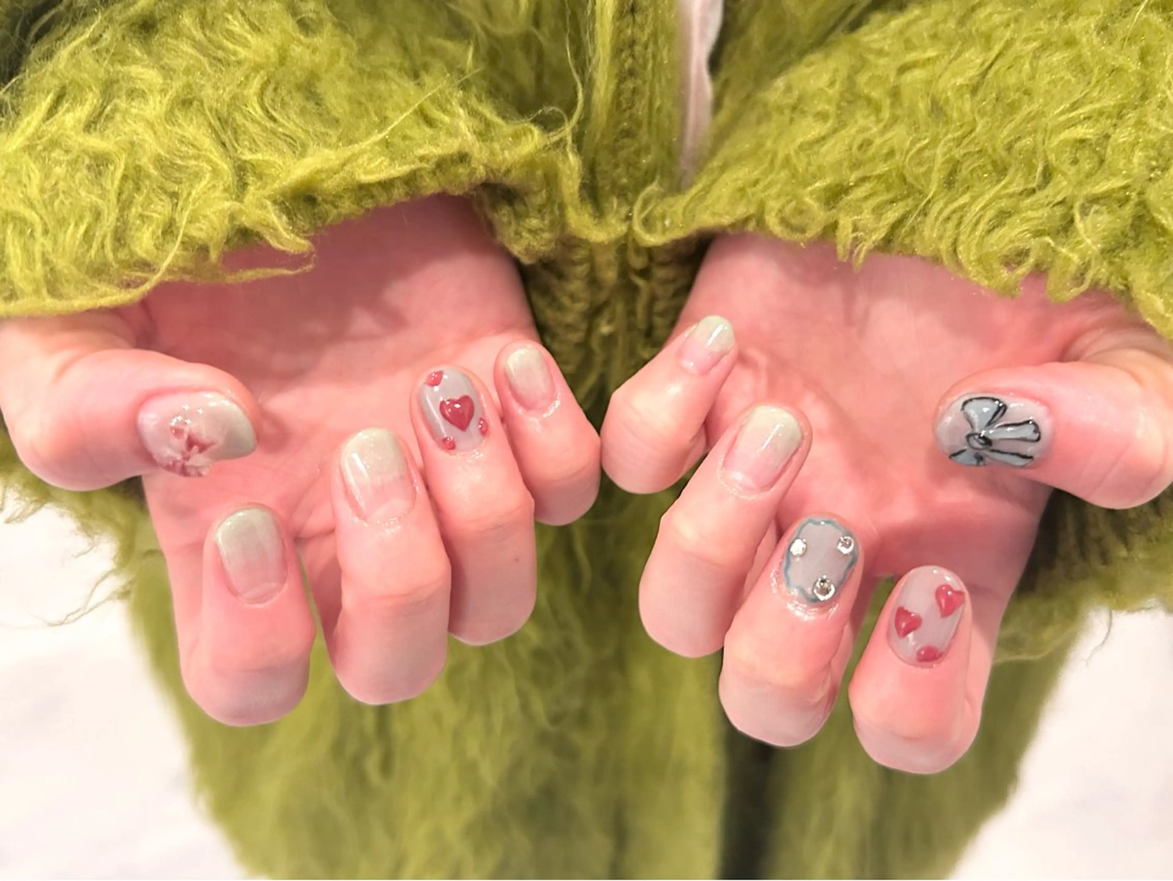 ネイル HENECY💞 SHIERIのネイルデザイン