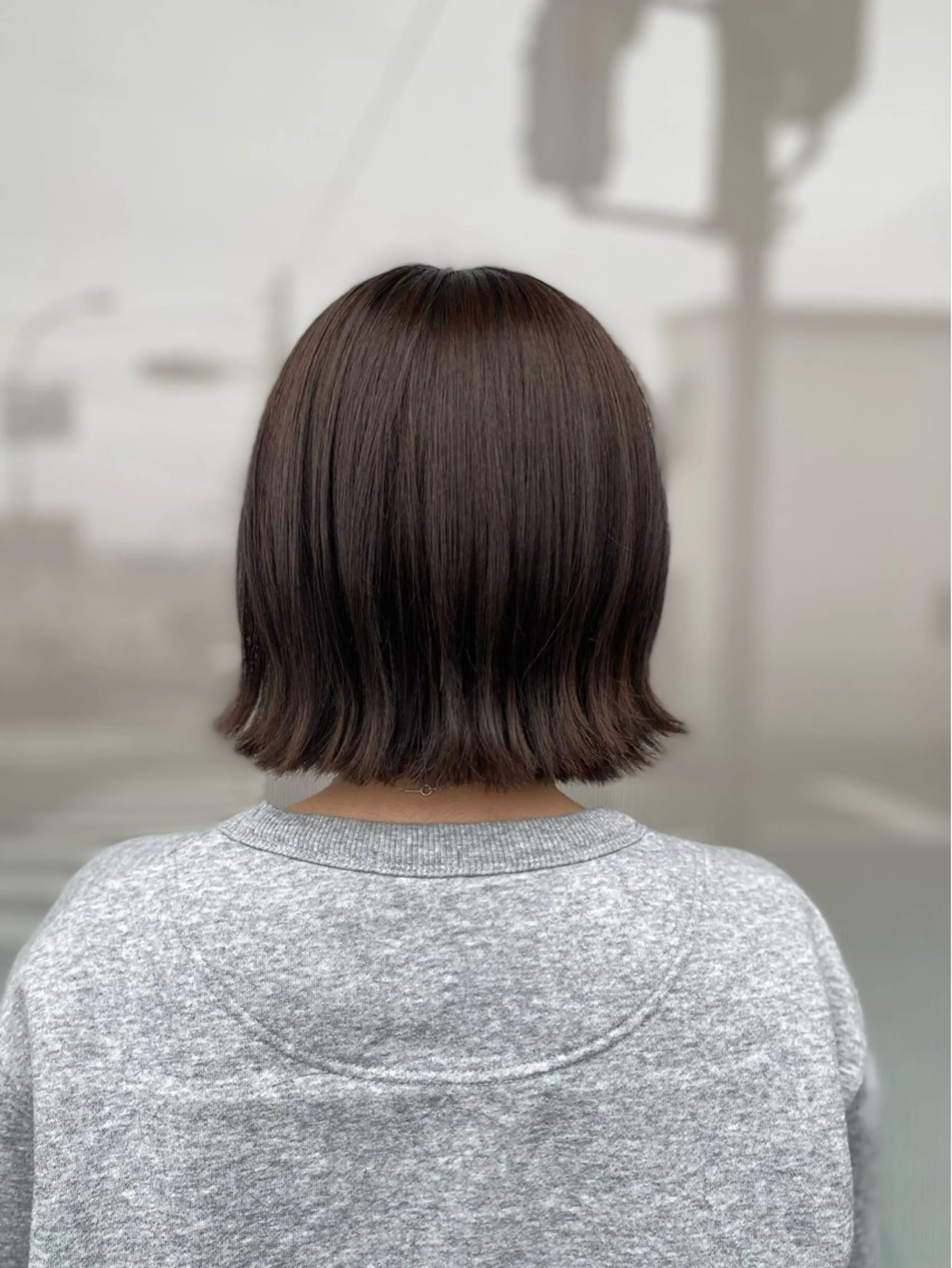 ミディアム ボブ カット 横手 亜紀のヘアスタイル