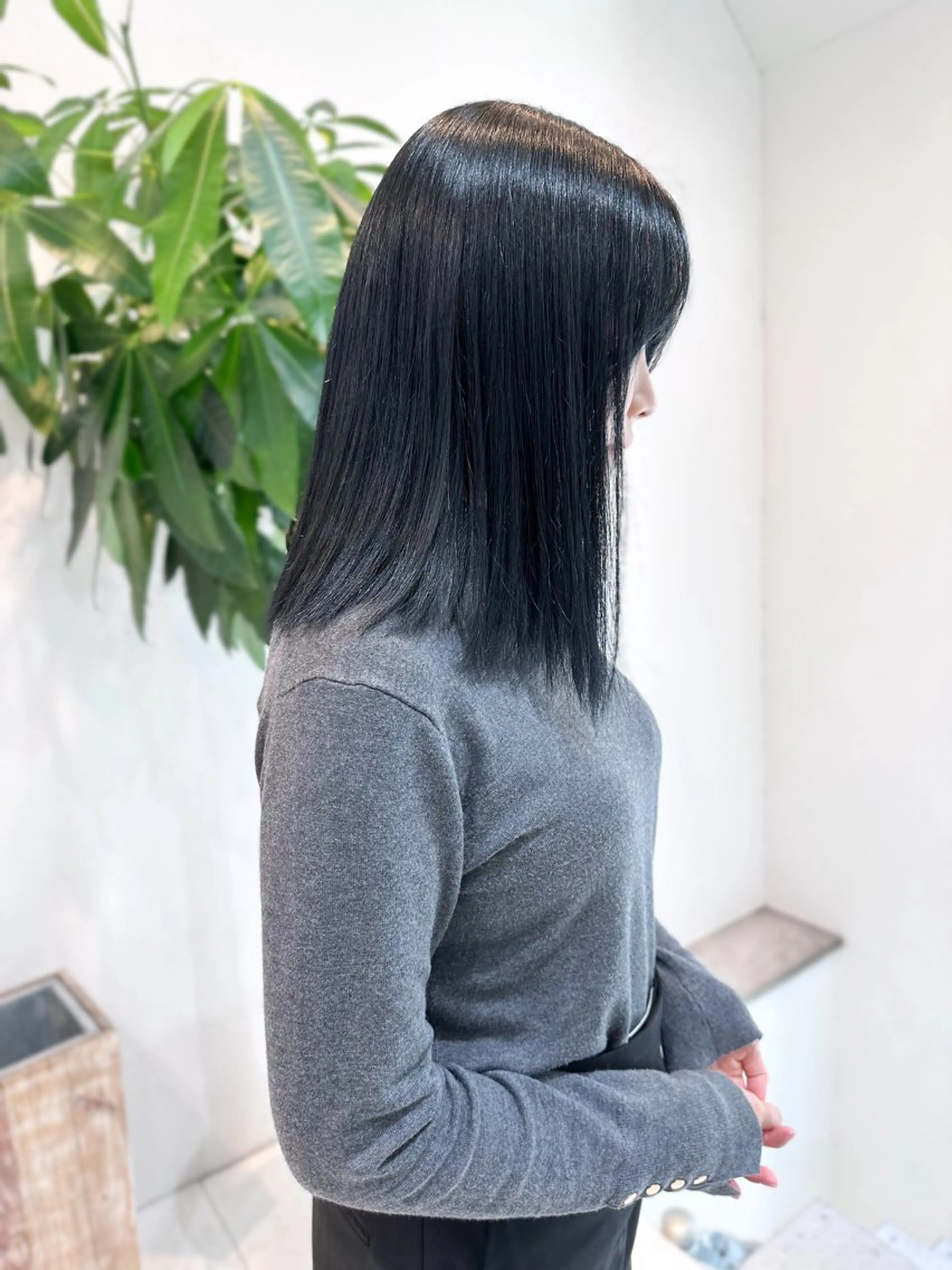 ミディアム カラー ブルーカラー 🌼透明感艶カラー オリーブ🌼河村咲のヘアスタイル