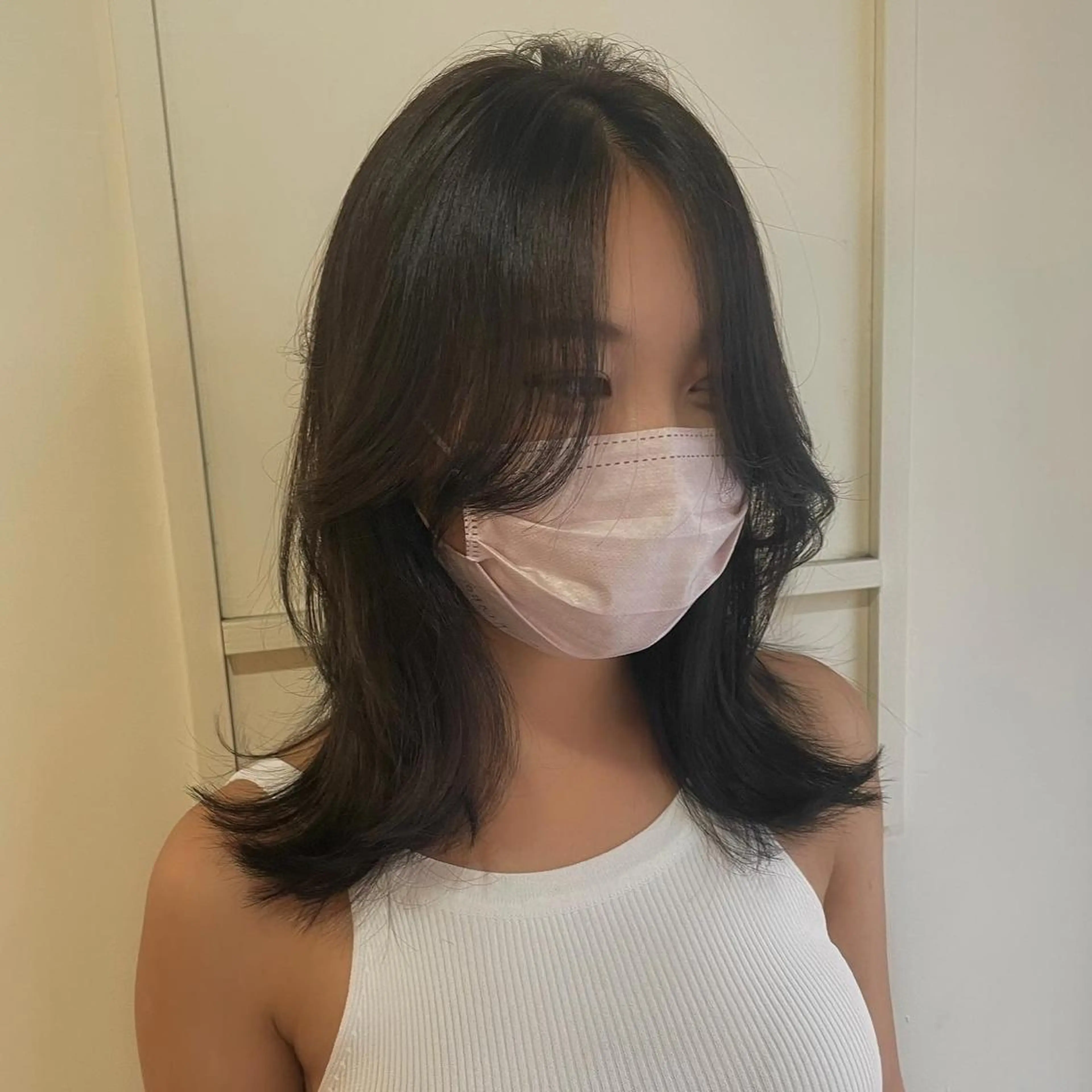 ミディアム カラー ブラウンカラー マロンブラウン くびれヘア 顔まわりレイヤー レイヤーカット ナガミネアリサ/ 学芸大学/海外ヘアのヘアスタイル