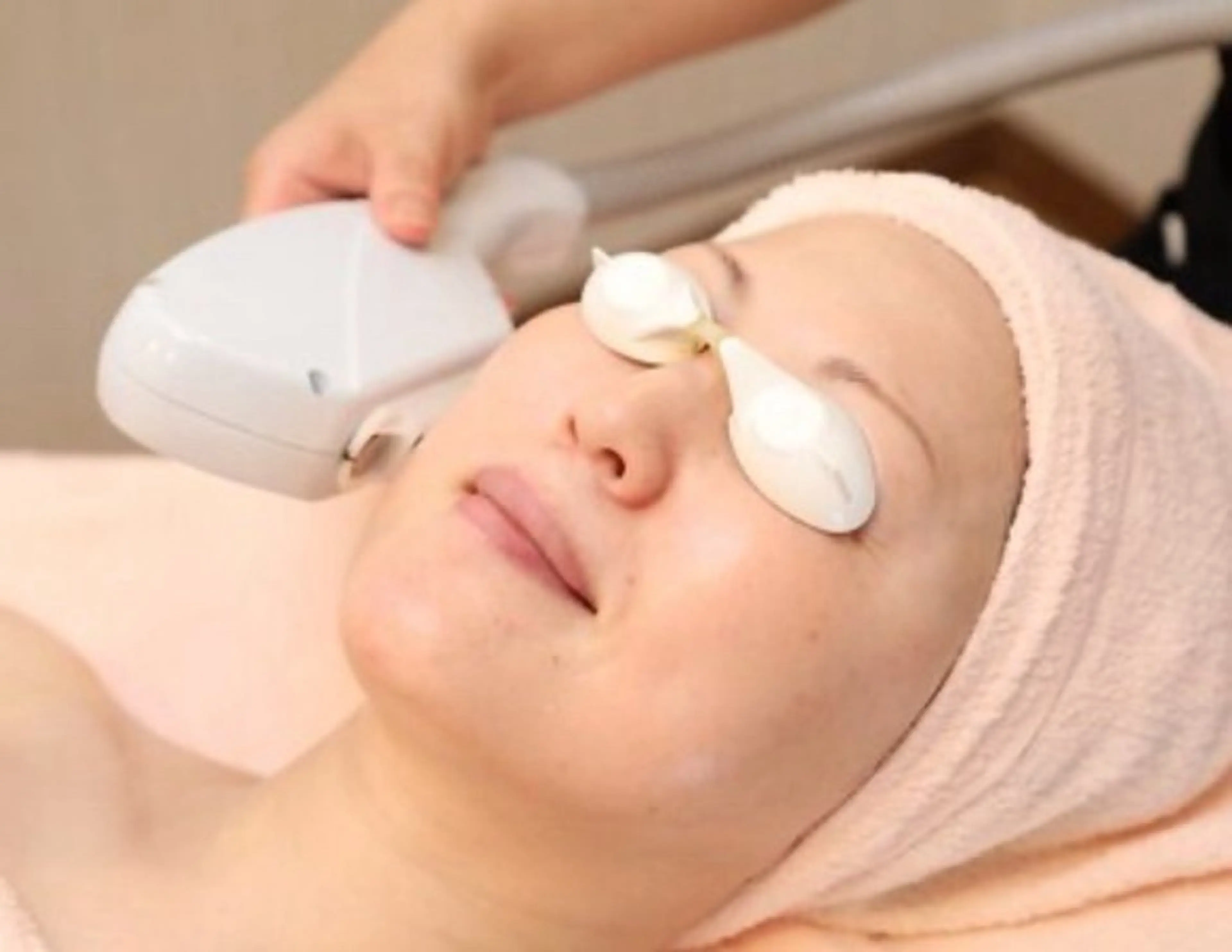 【人気No.1★シミ】透き通る自慢の素肌へ導く☆光フェイシャルの写真