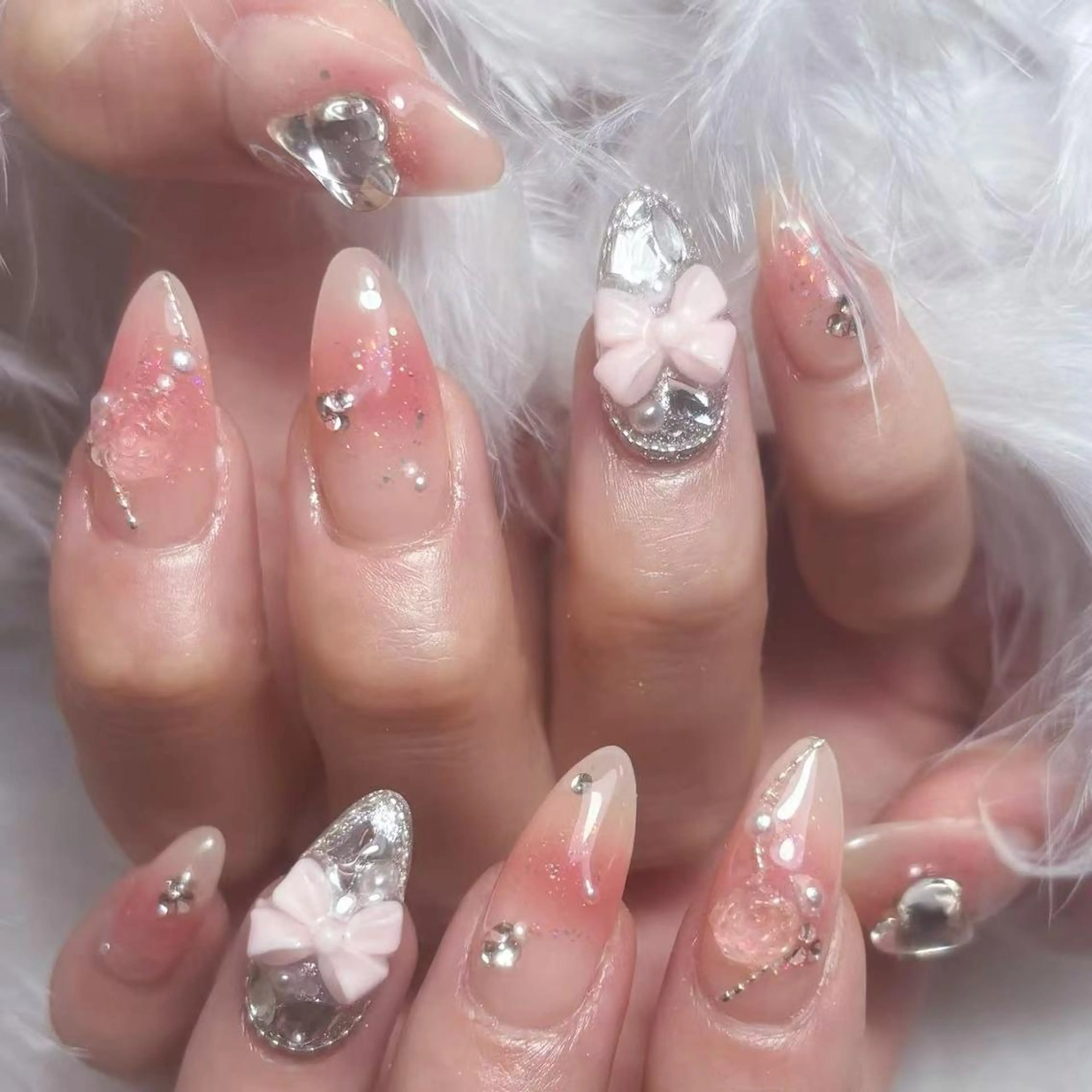 ネイル アートネイル オーロラネイル ガーリー キラキラネイル 韓国ネイル ハンドネイル DIAMOND 💦のネイルデザイン