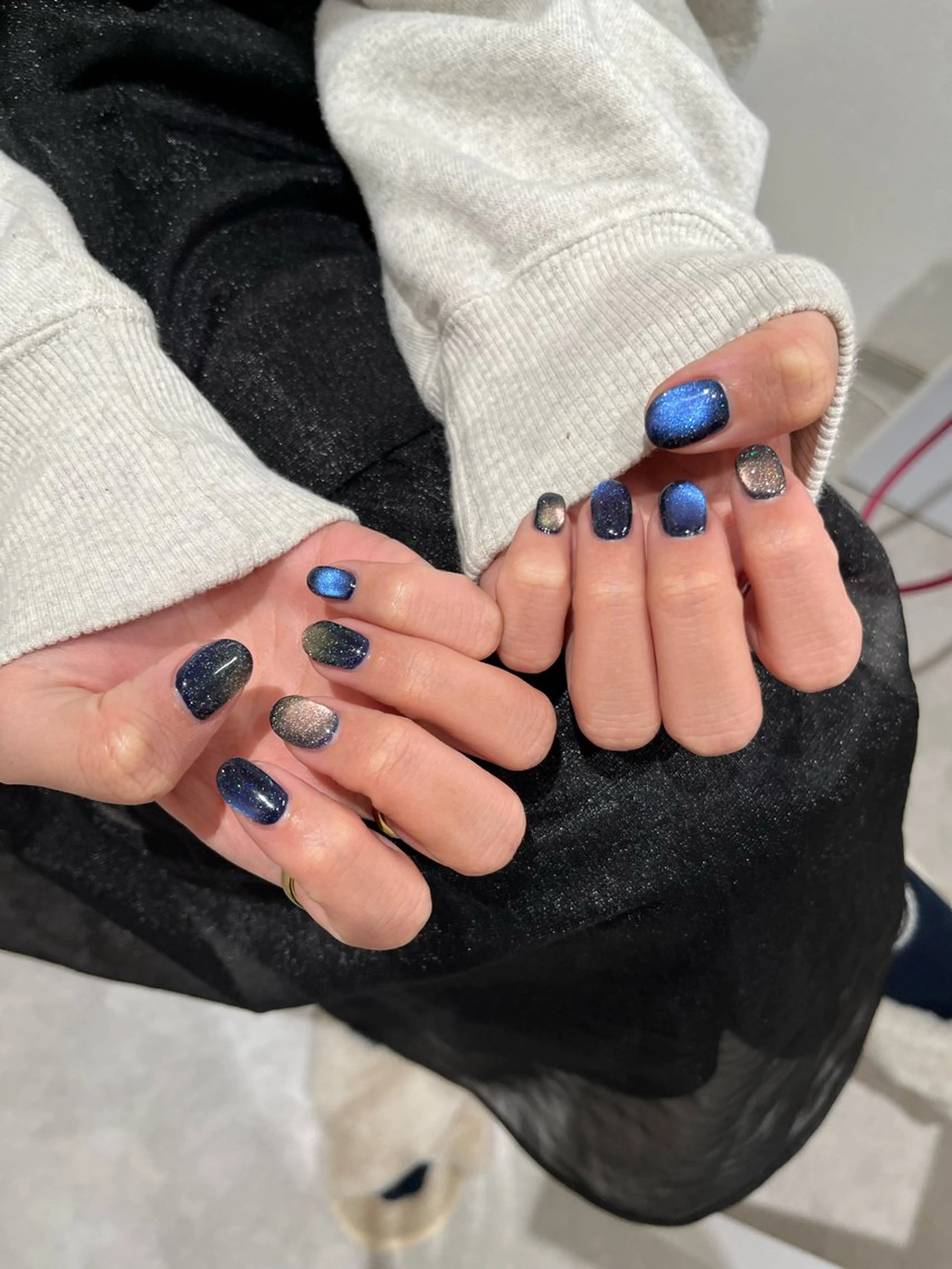 ネイル マグネットネイル ネイビー ハンドネイル ビューティーサロンFeliz 浜松町店所属・Feliz Saitoのマツエク・マツパデザイン