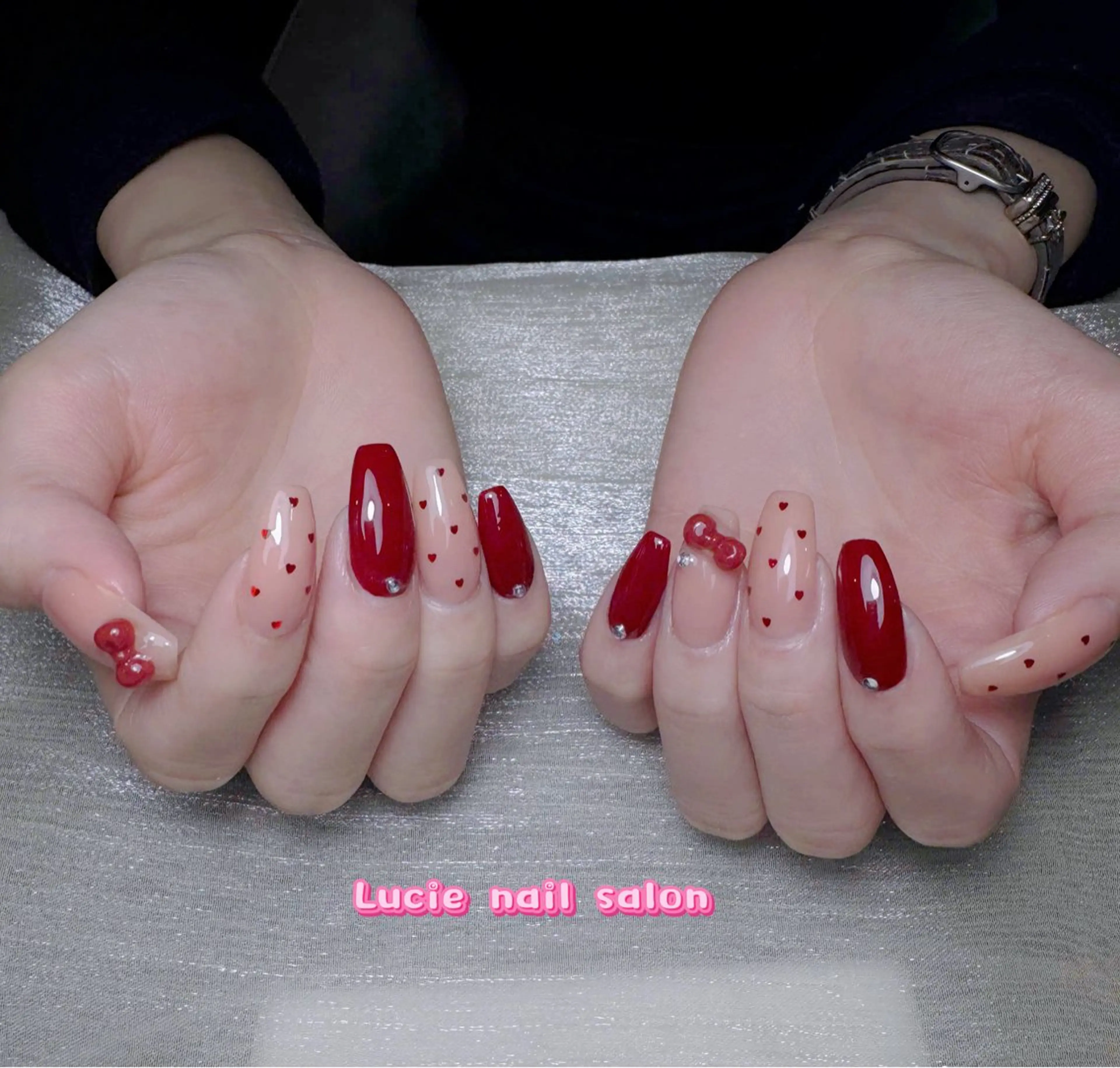 ネイル ボルドー チークネイル 成人式 フレンチネイル キラキラネイル ハンドネイル LUCIE NAIL SALON所属・NGUYEN THI THANHのネイルデザイン