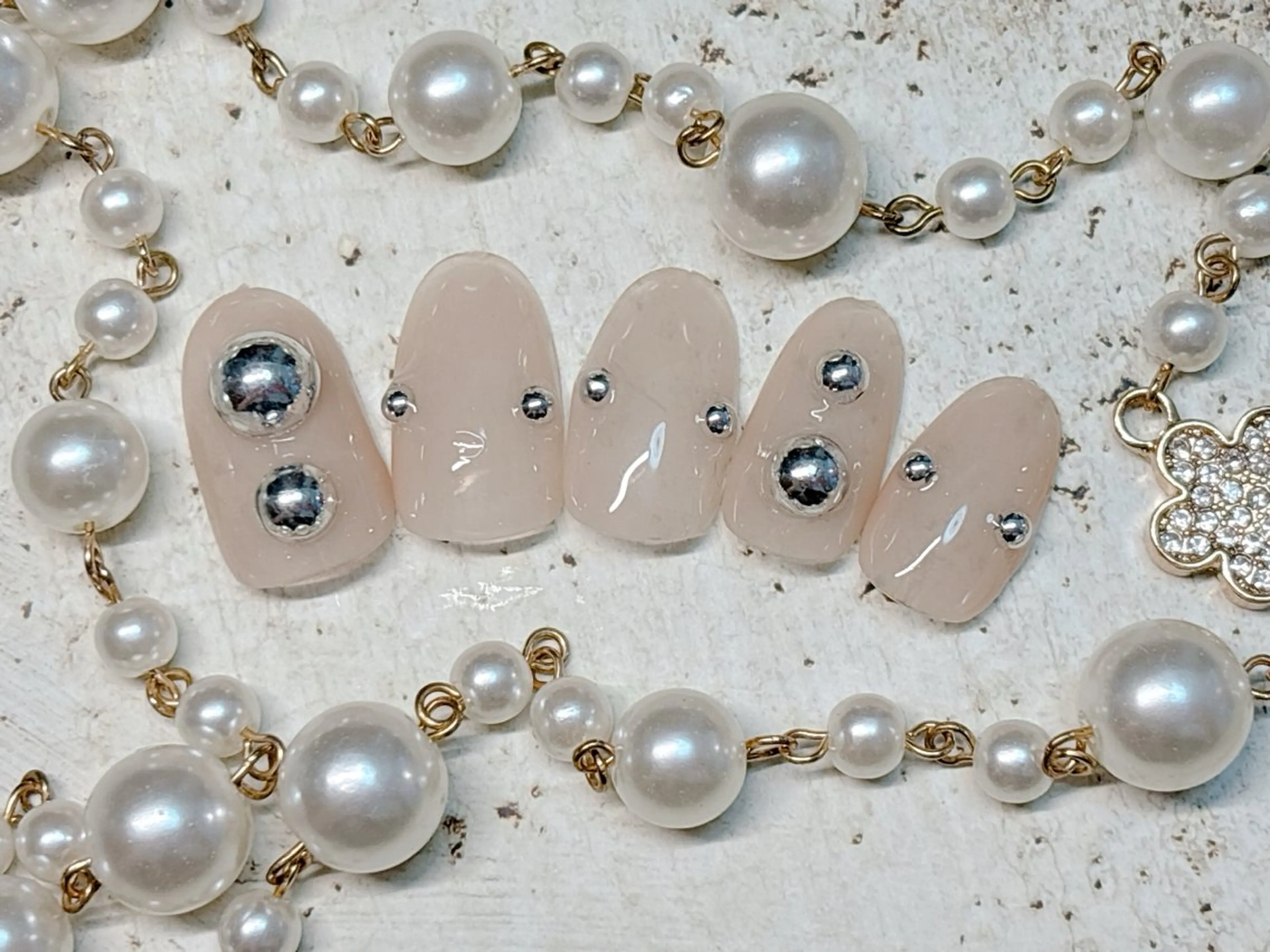 ネイル パッチリオメメ Lianaのネイルデザイン