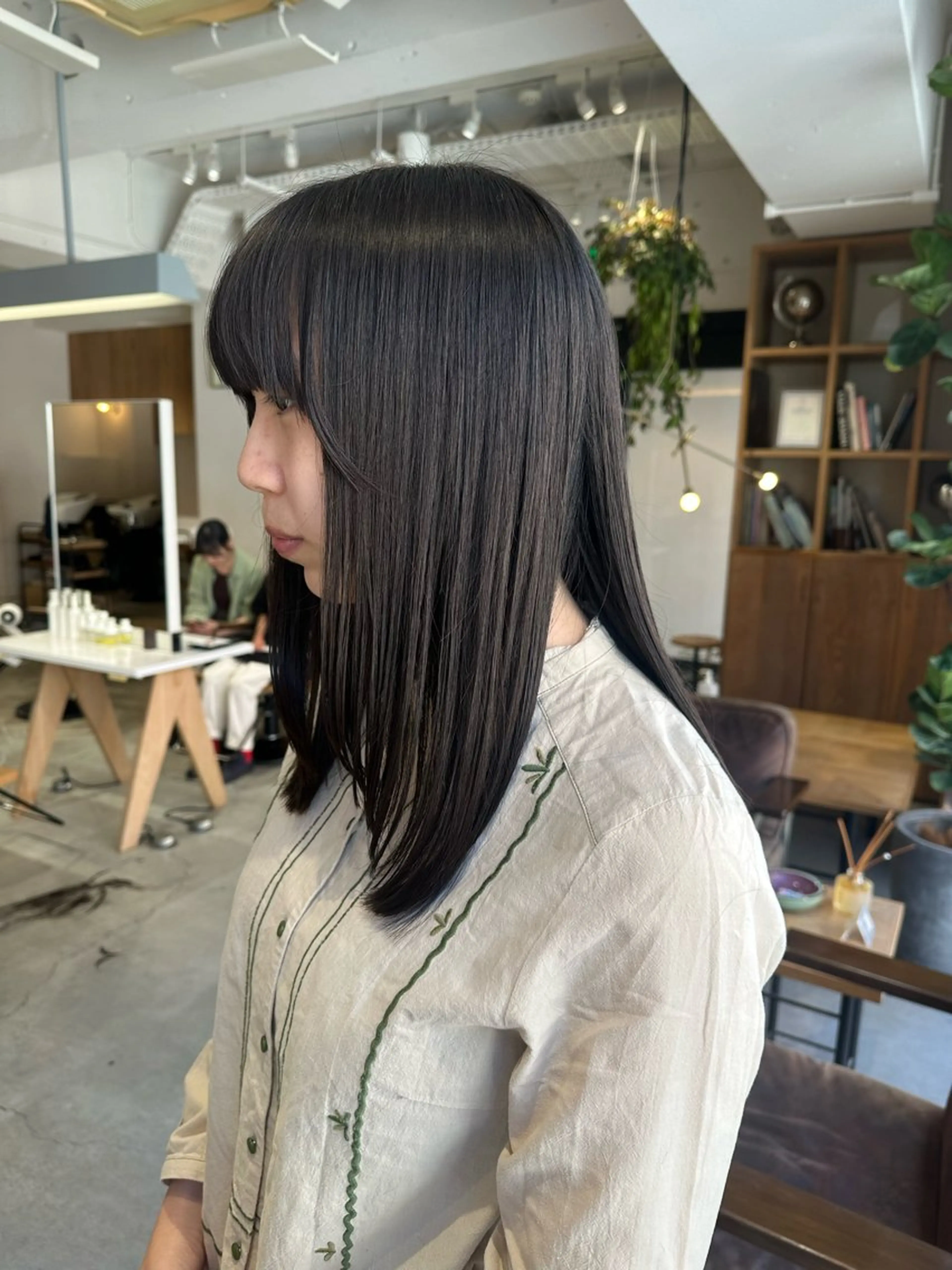 ミディアム レイヤーカット 優依 / Room烏丸のヘアスタイル