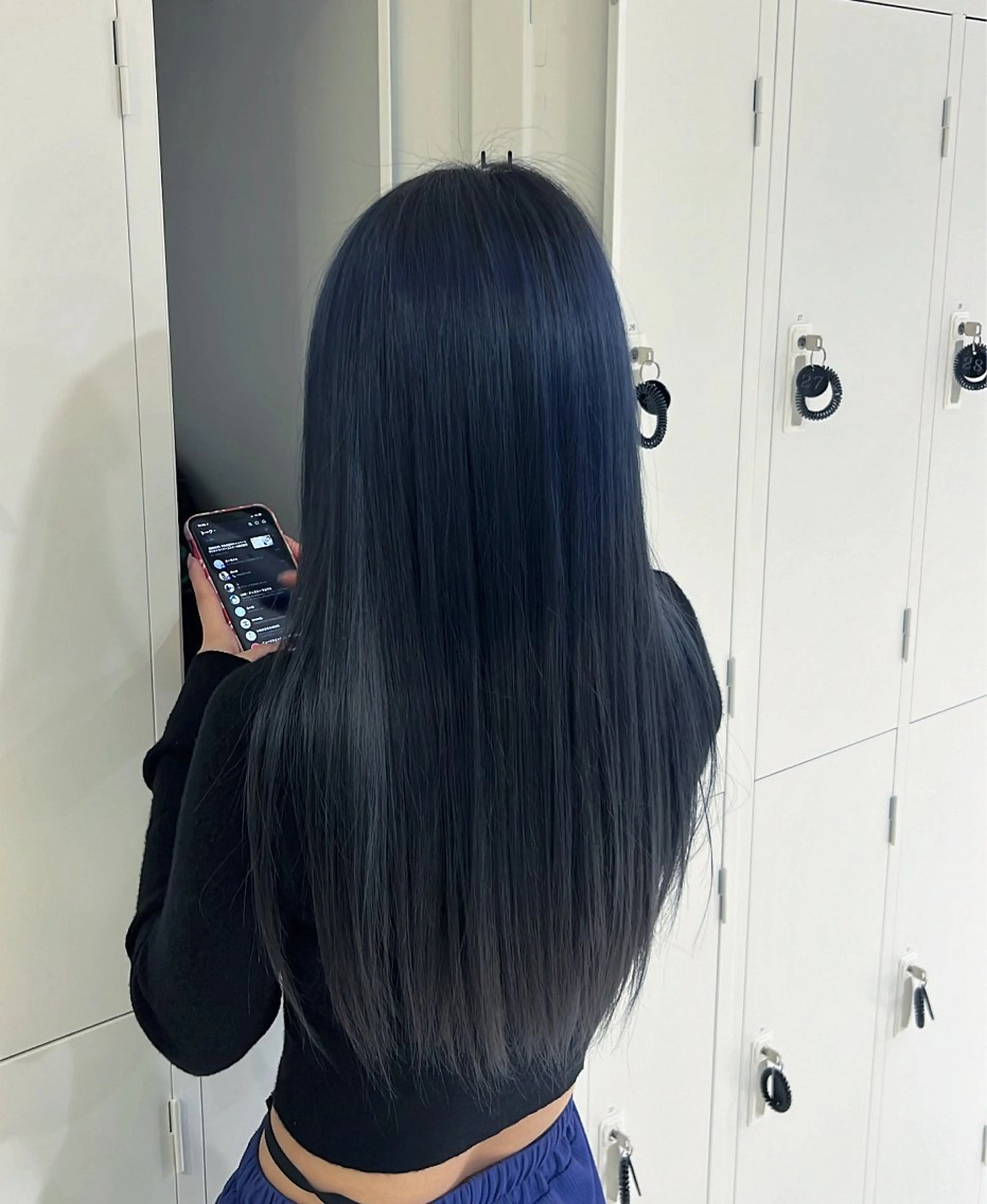 ロング カラー 黒髪 ブリーチ ブルーカラー ブルーブラック amoretto 天文館🦋愛華のヘアスタイル