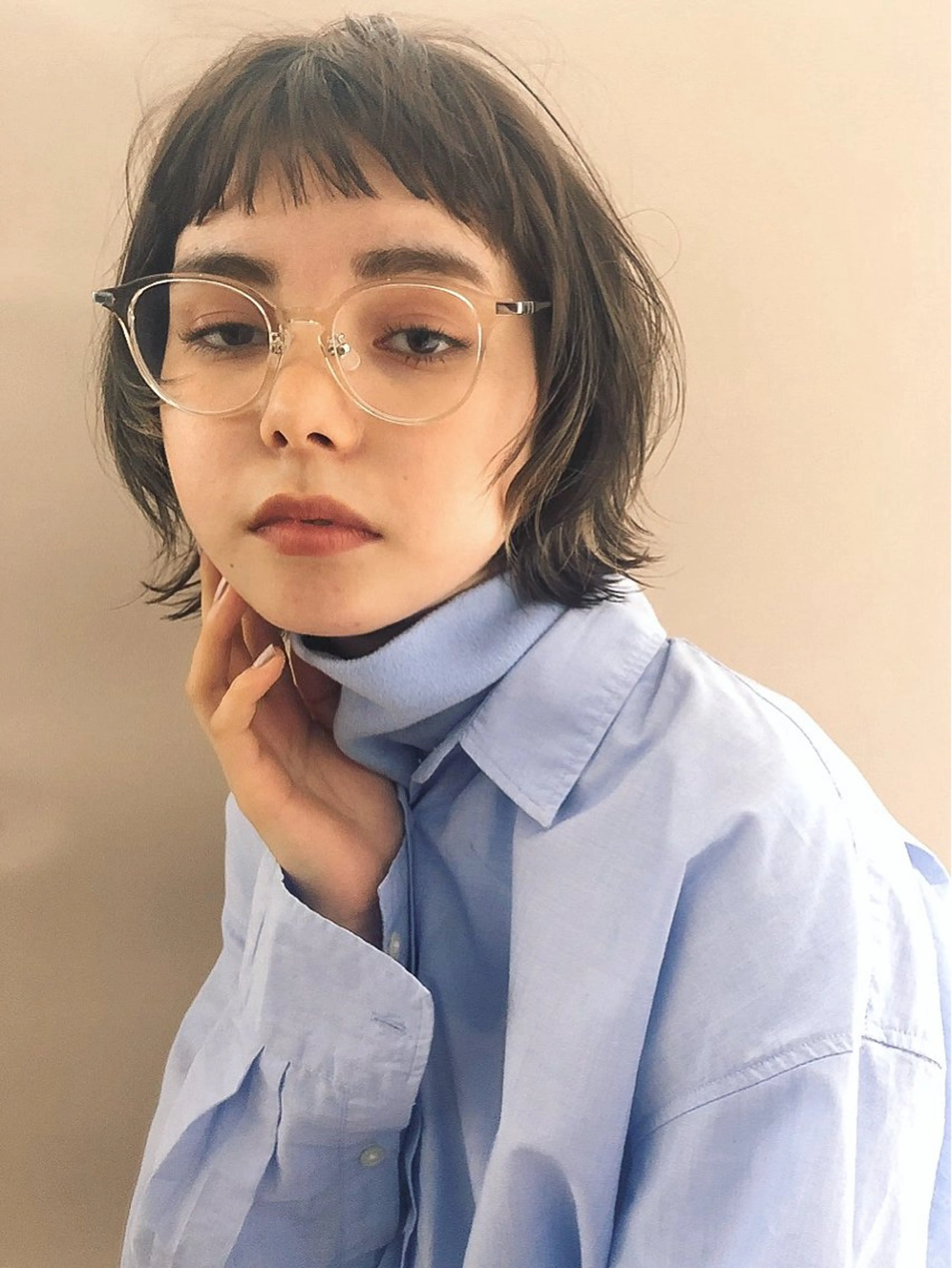 ショート カラー ボブ オン眉 ウルフカット カット ヘアカラー トリートメント Loom.所属・村上雅人 ナチュラルモードのヘアスタイル