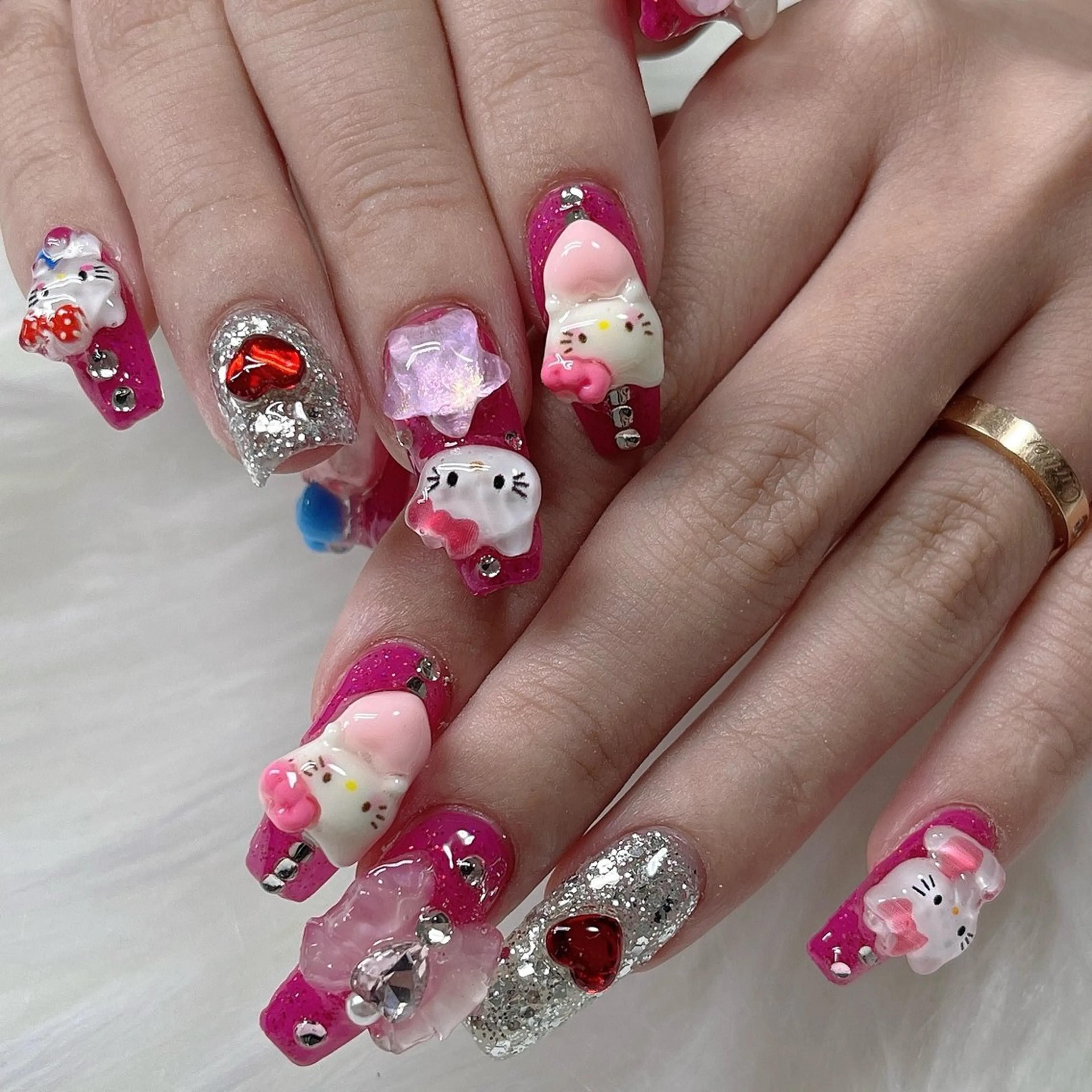 ネイル アートネイル キラキラネイル 韓国ネイル ラメ(グリッター) ロングネイル ハンドネイル 🐕🦺Yappy 💗A-tanのネイルデザイン