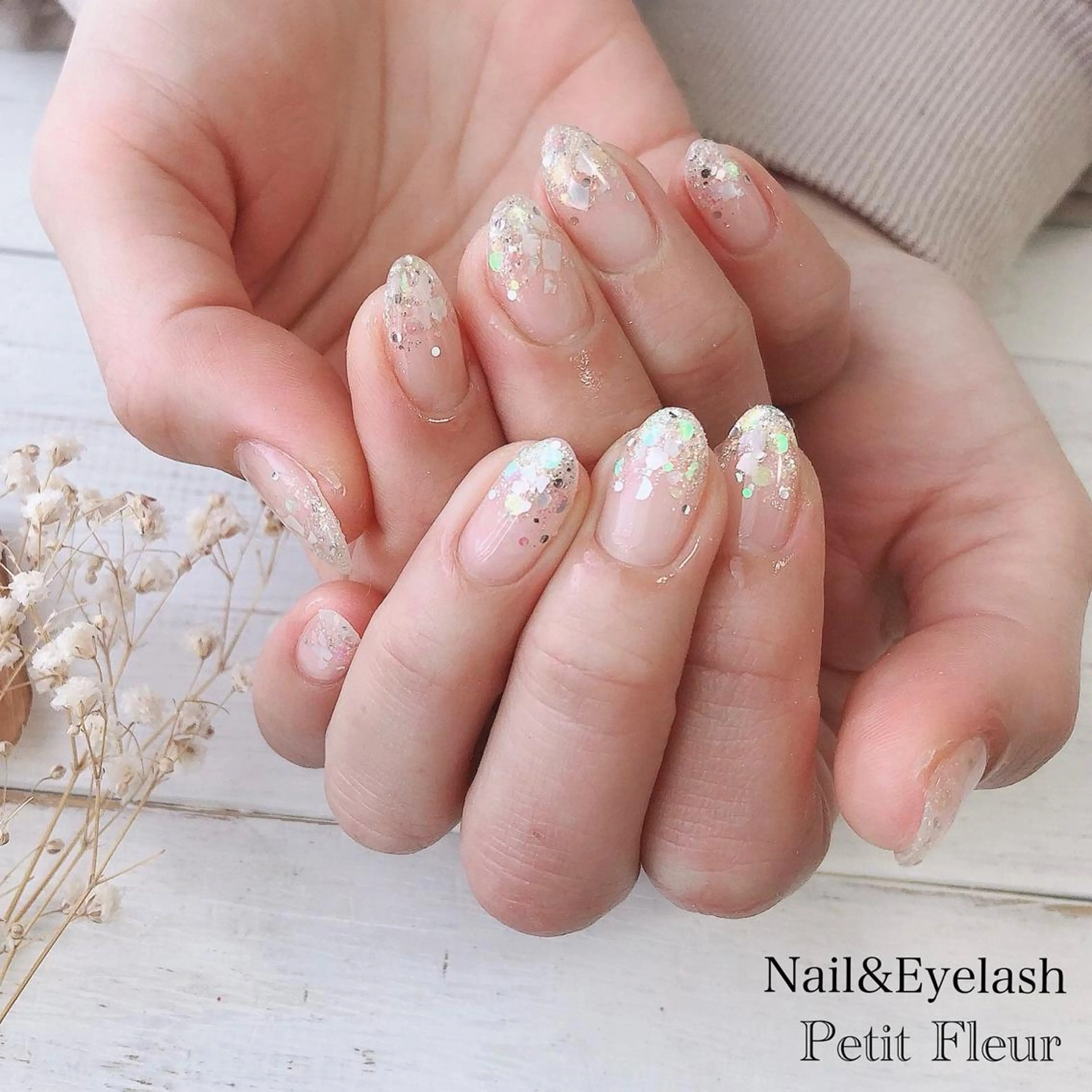 ネイル Petit Fleur所属・青柳 亜梨奈のマツエク・マツパデザイン