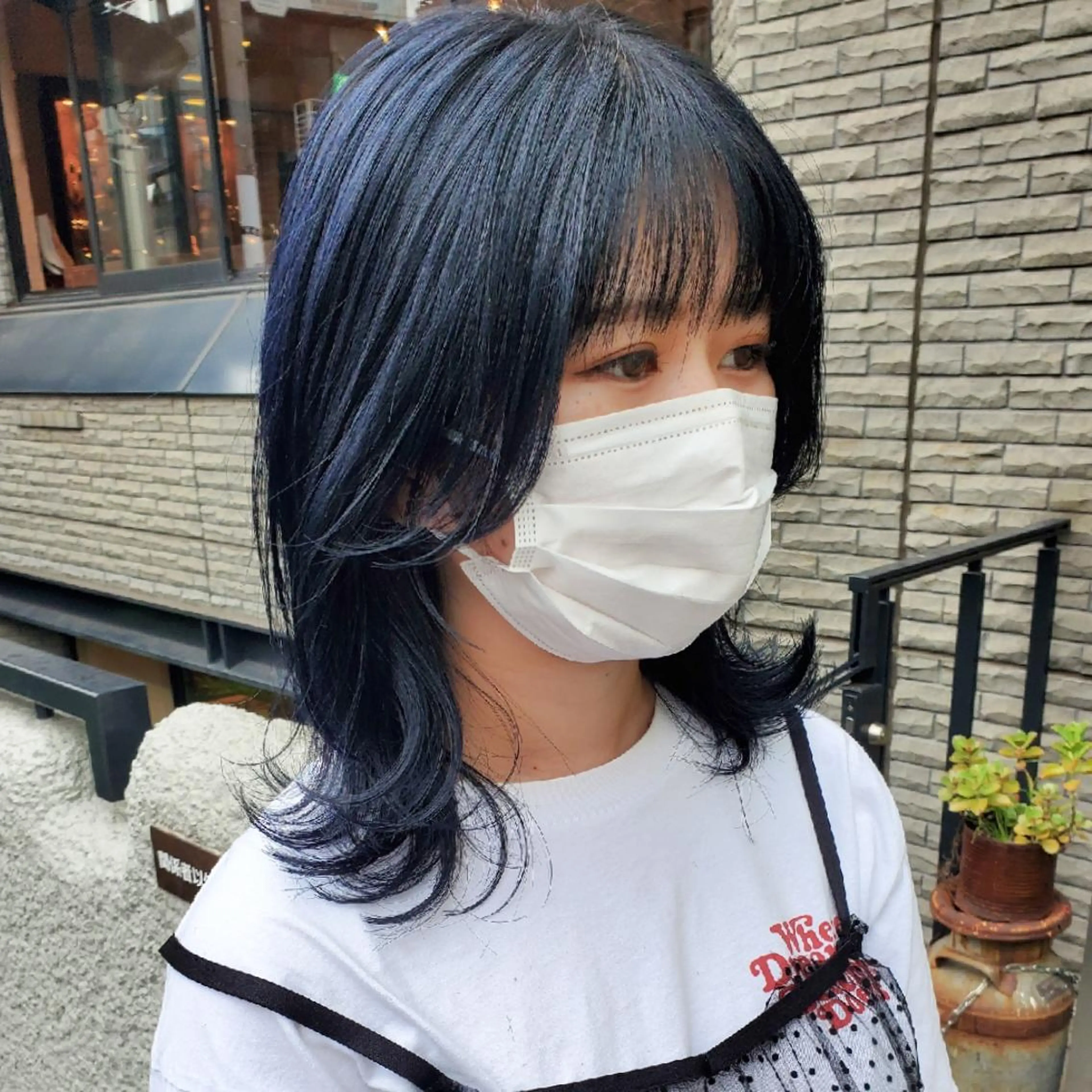 ミディアム カラー 黒髪 ブリーチ ブルーカラー ブルーブラック 韓国レイヤー　 suzuのヘアスタイル