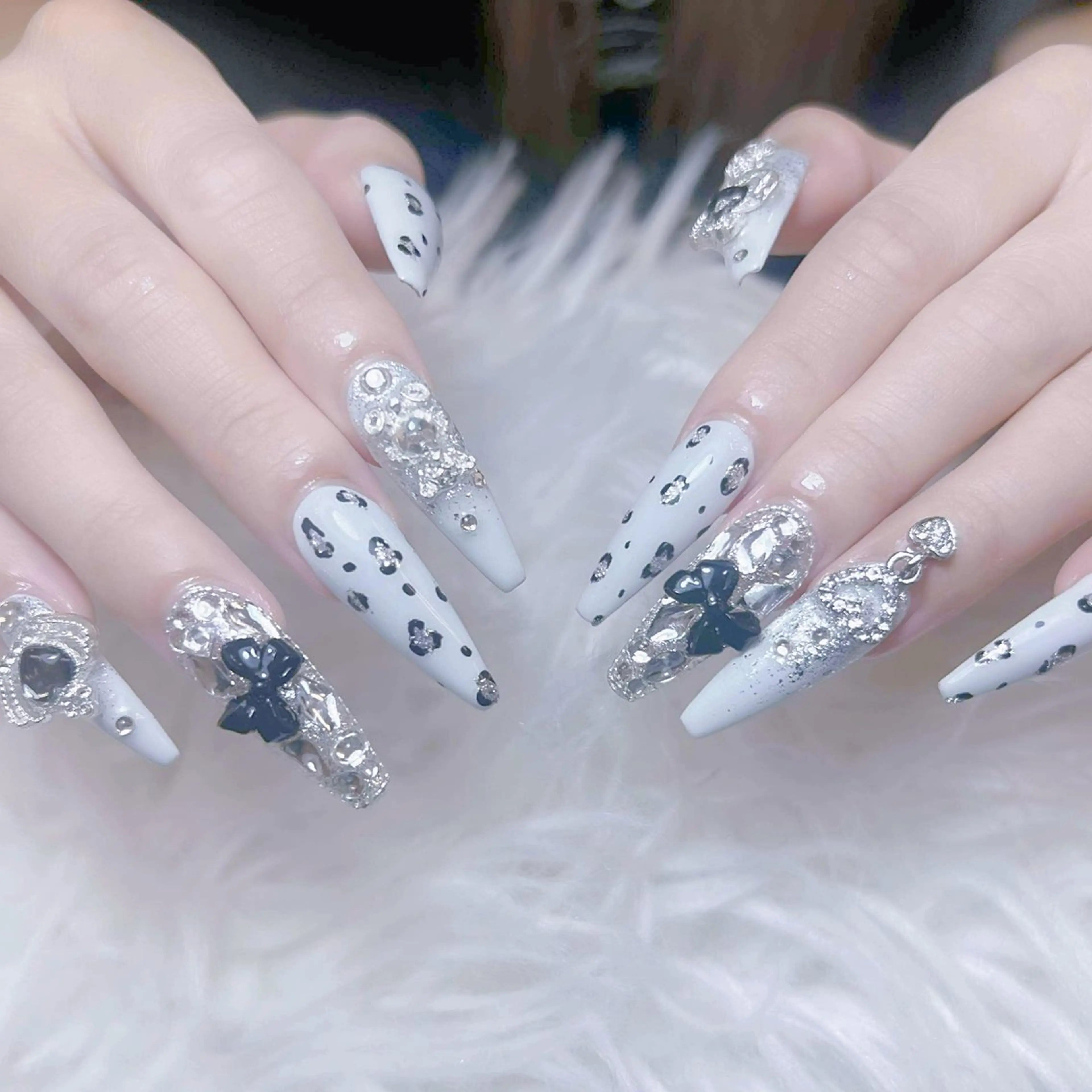 ネイル チークネイル 長さ出し フレンチネイル ジェルネイル ガラスフレンチ ハンドネイル ANH NAIL ゴテゴテ専門店💎のネイルデザイン