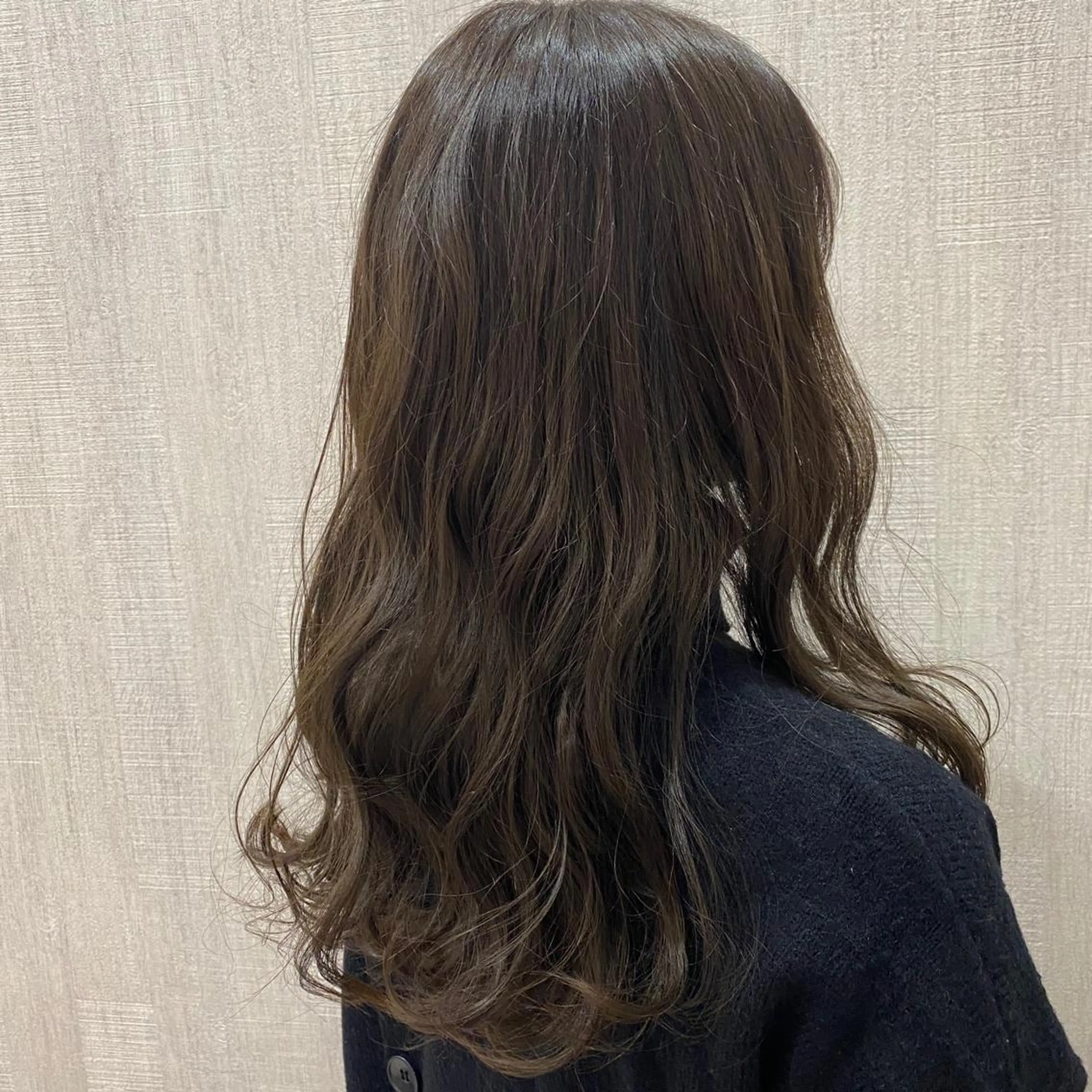 セミロング カラー カット ヘアカラー トリートメント 🫧透け感⋆艶髪💎 山口アヤカのヘアスタイル