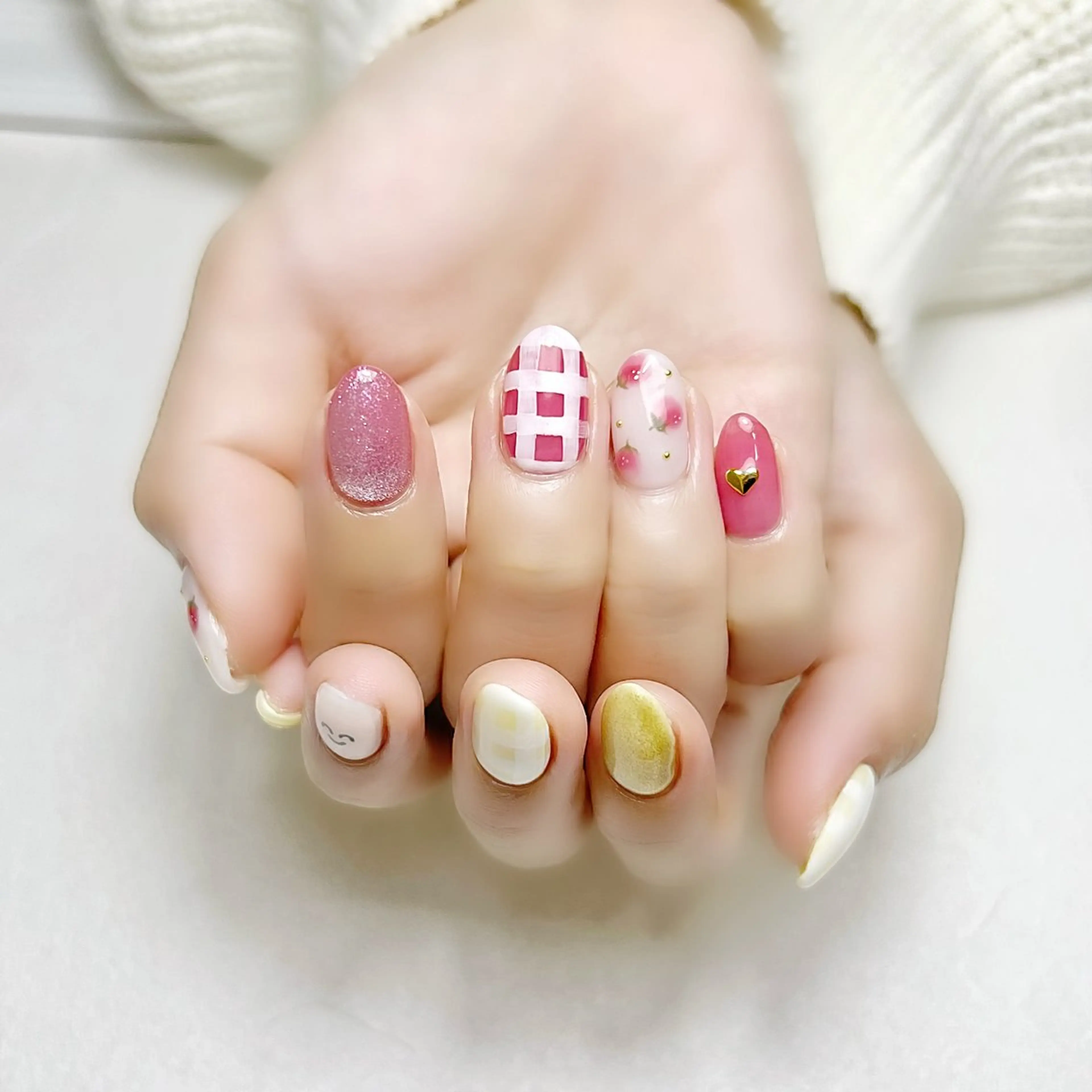 ネイル ガーリー マグネットネイル ピンク 春ネイル rouse nail RISATOのネイルデザイン