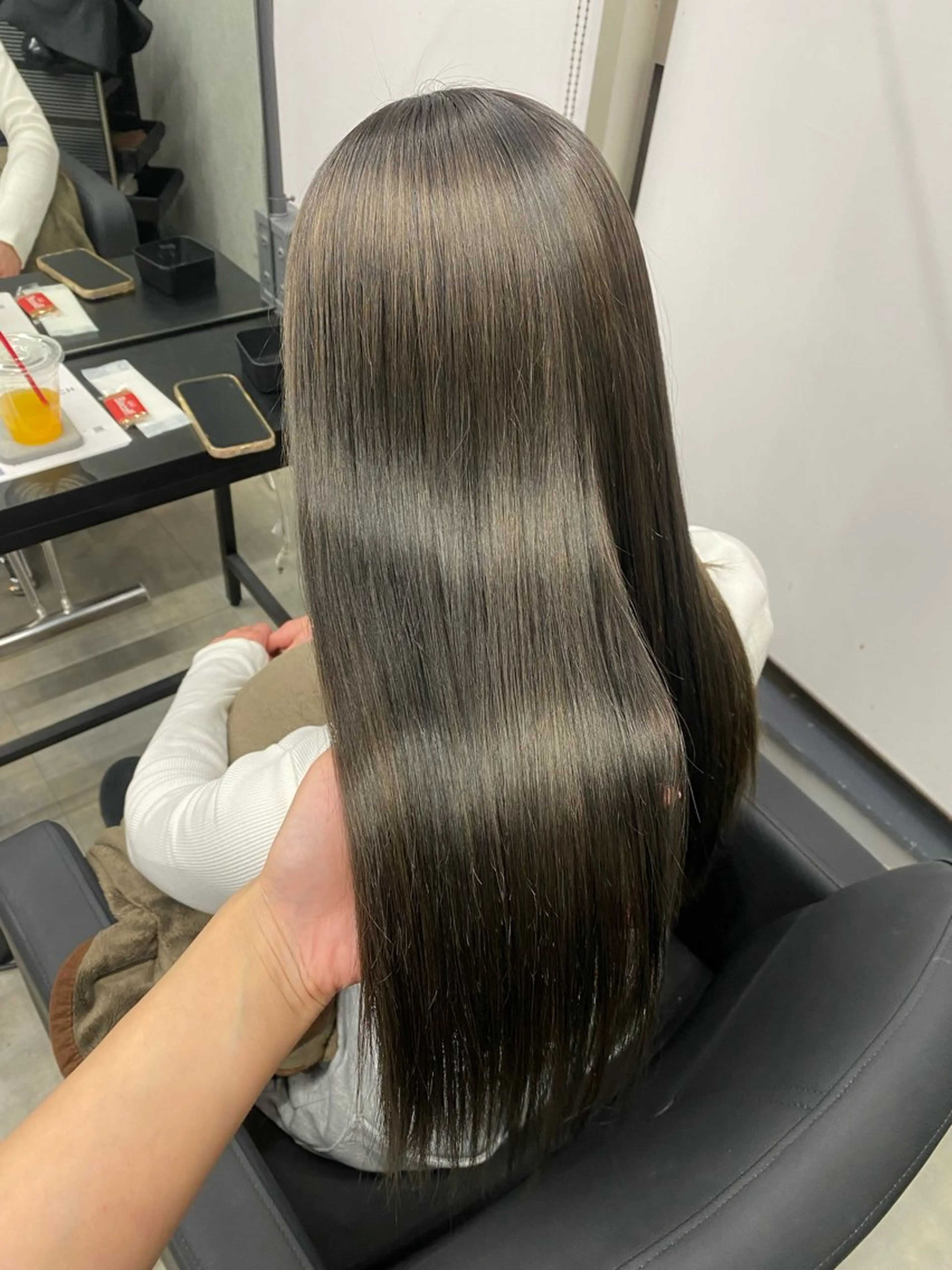 カラー 𝗮𝘆𝘂𝗺𝗶 ハイトーン🎀のヘアスタイル