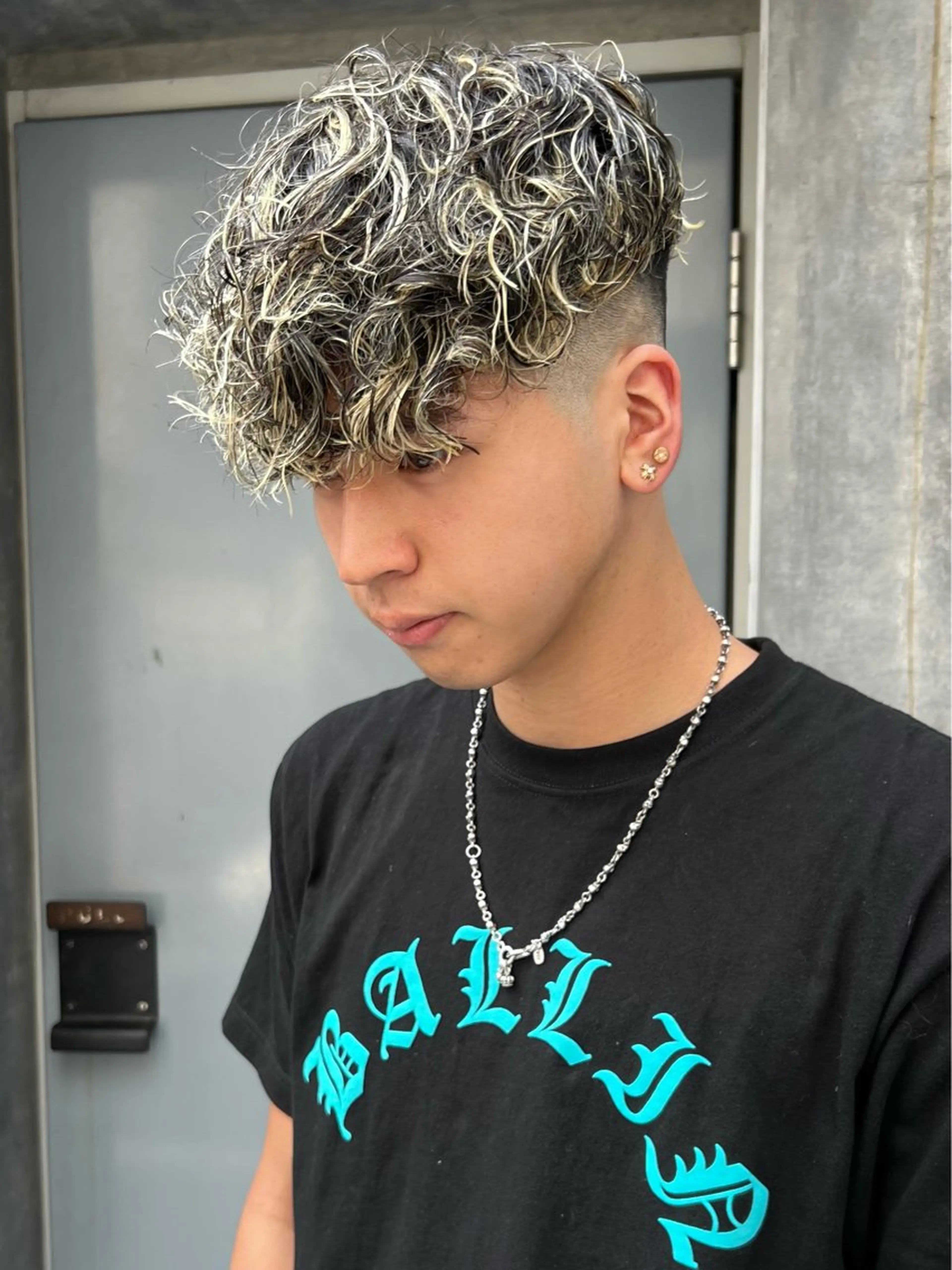 ショート パーマ メンズ 豊崎 佑輔のヘアスタイル